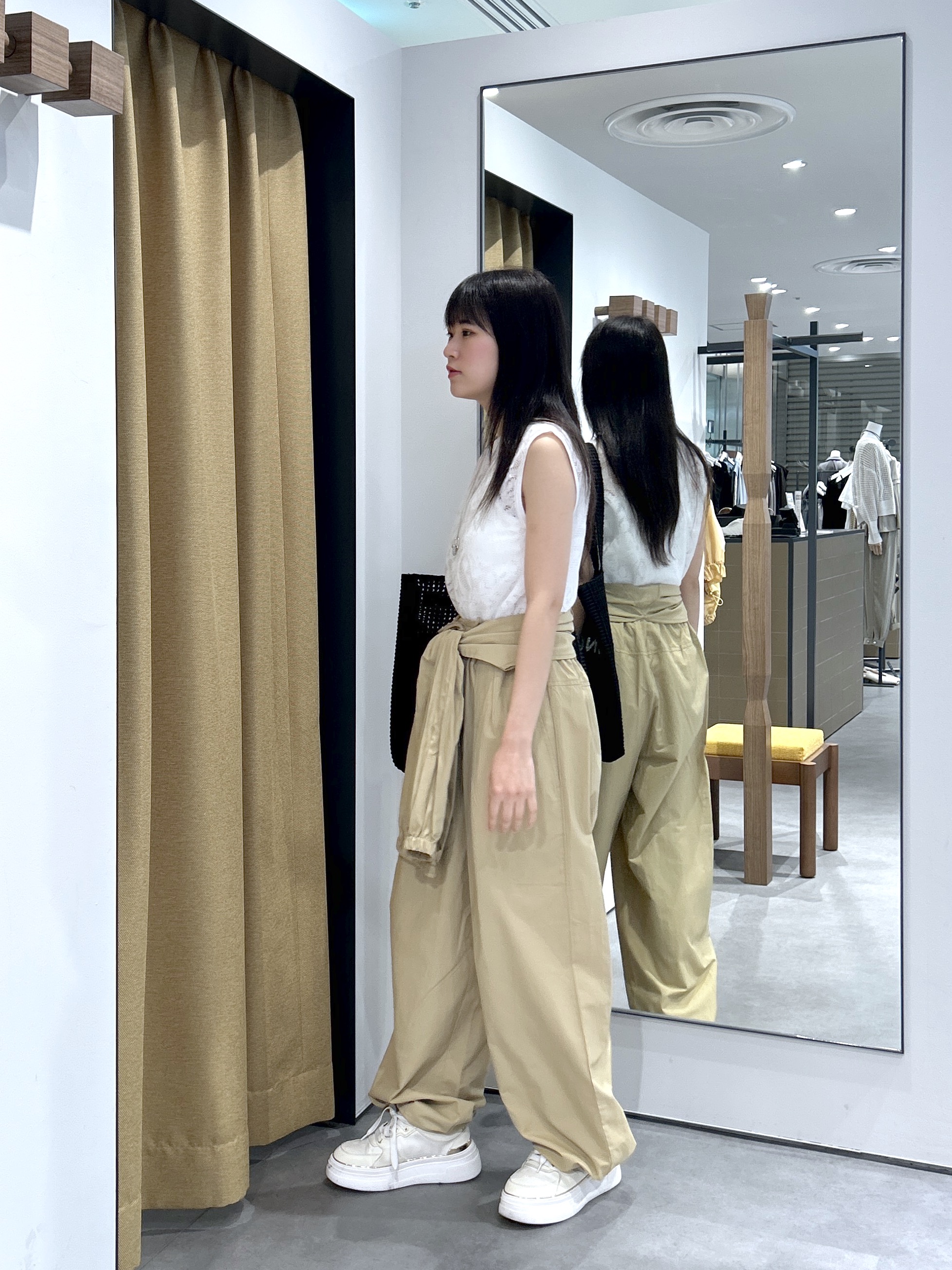 Renoさんの「INDIVI｜【一部店舗限定】ウエストラップジョガーパンツ」を使ったコーディネート