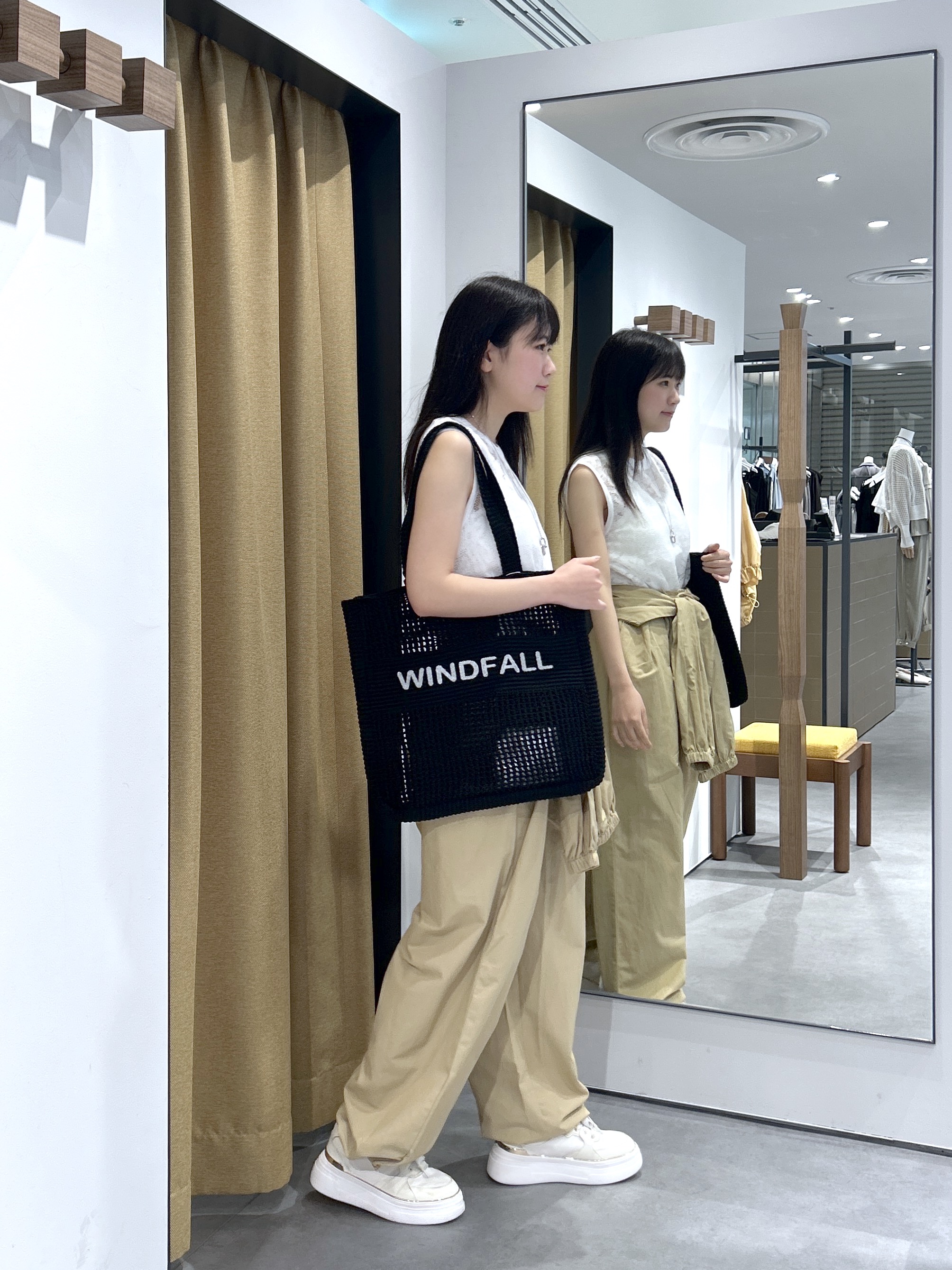 Renoさんの「INDIVI｜【一部店舗限定】ウエストラップジョガーパンツ」を使ったコーディネート