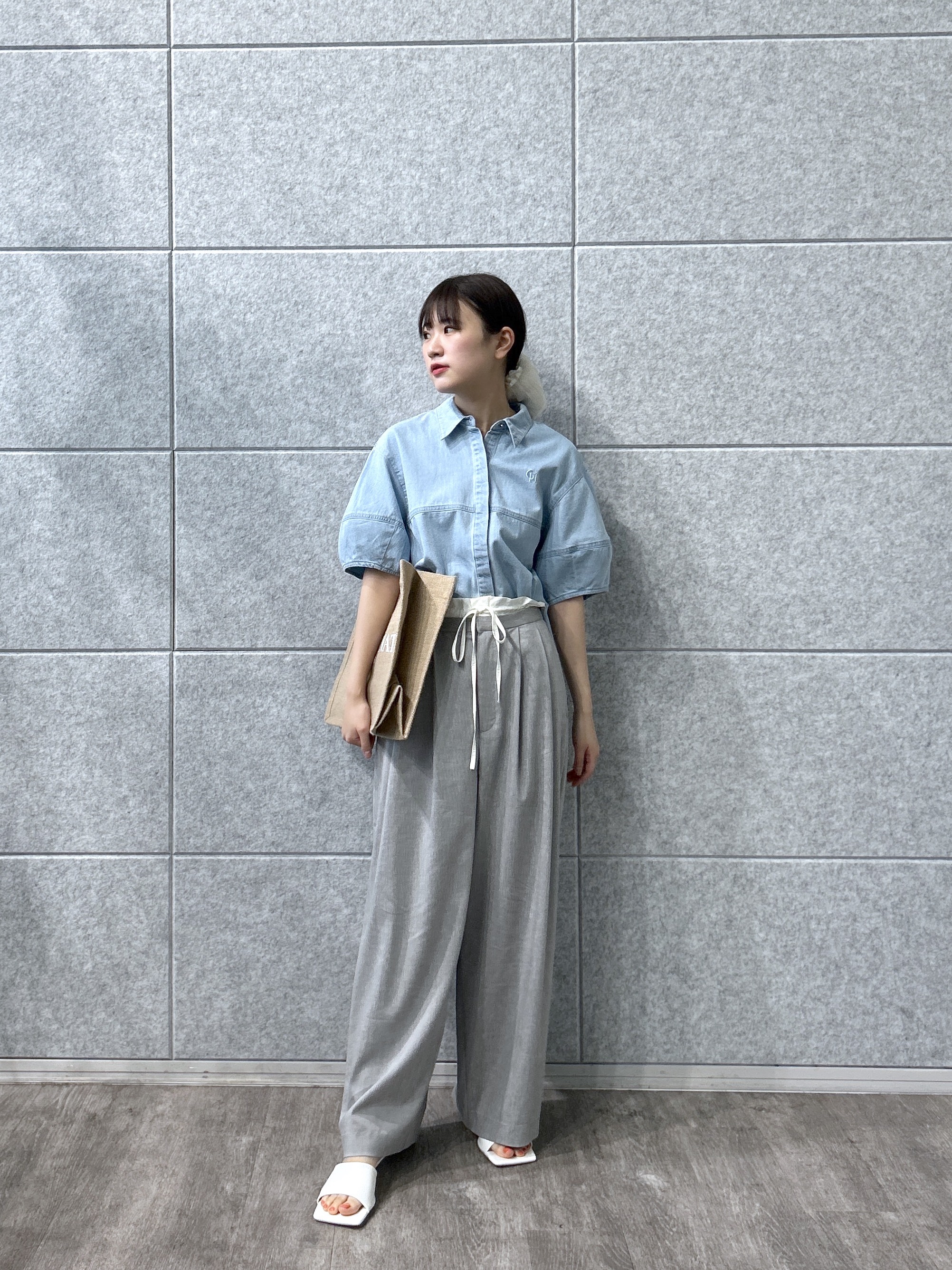 Renoさんの「INDIVI｜フォルムスリーブデニムシャツ」を使ったコーディネート