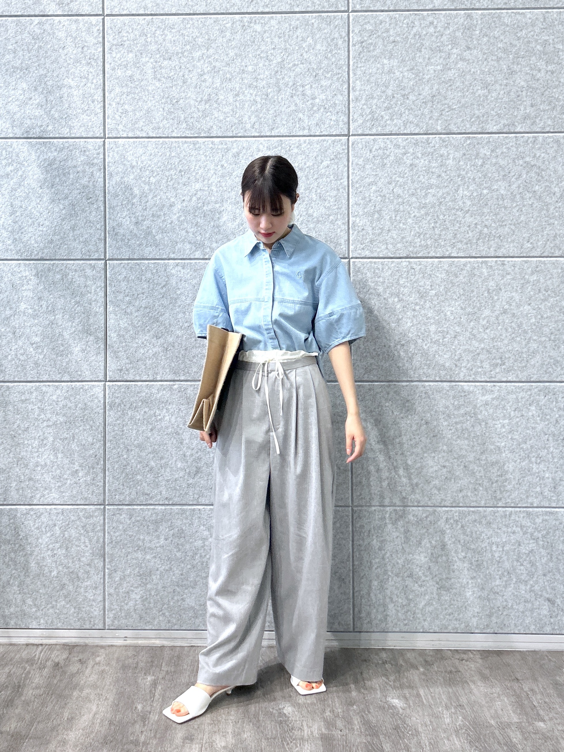 Renoさんの「INDIVI｜フォルムスリーブデニムシャツ」を使ったコーディネート