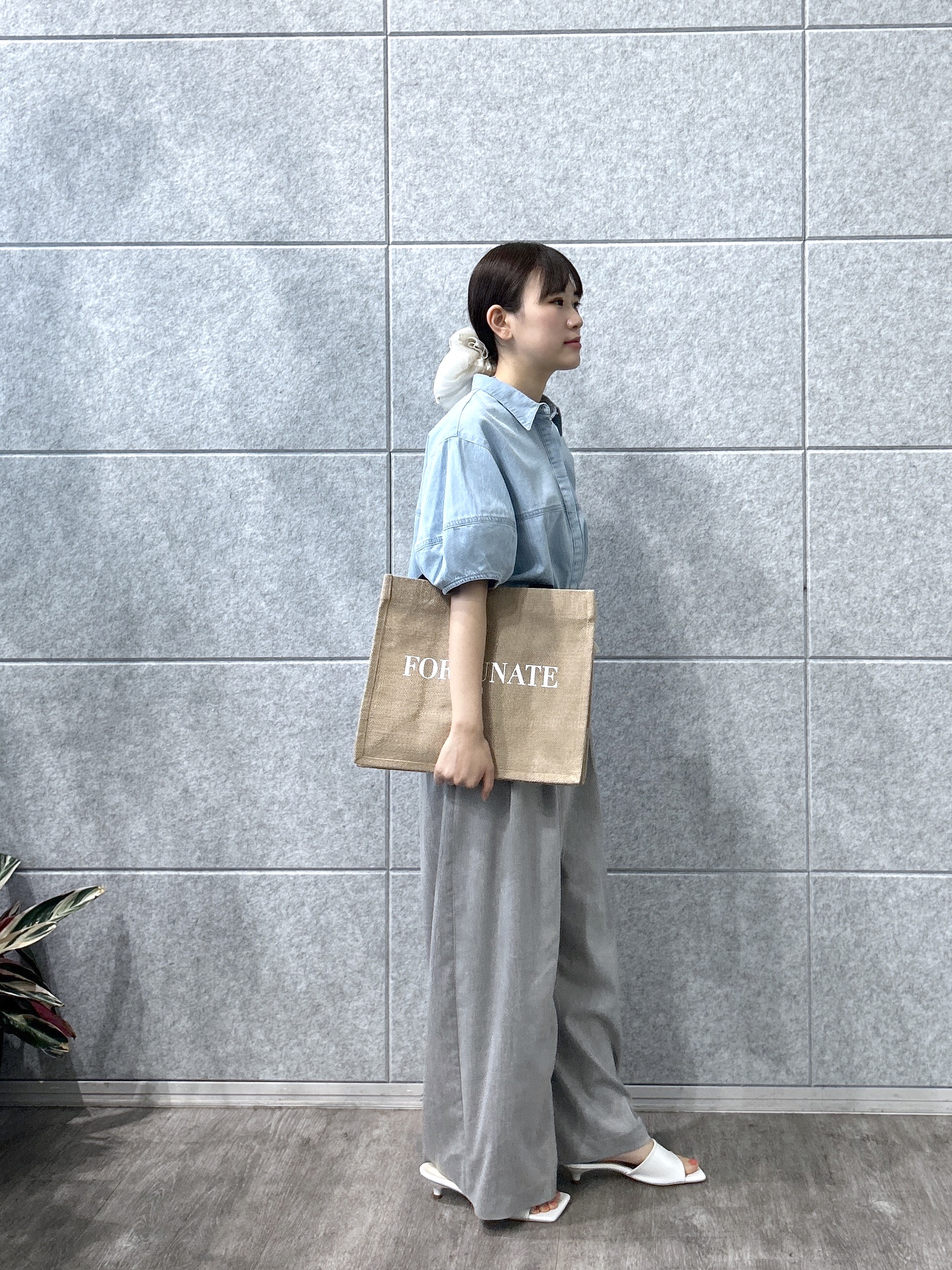 Renoさんの「INDIVI｜フォルムスリーブデニムシャツ」を使ったコーディネート