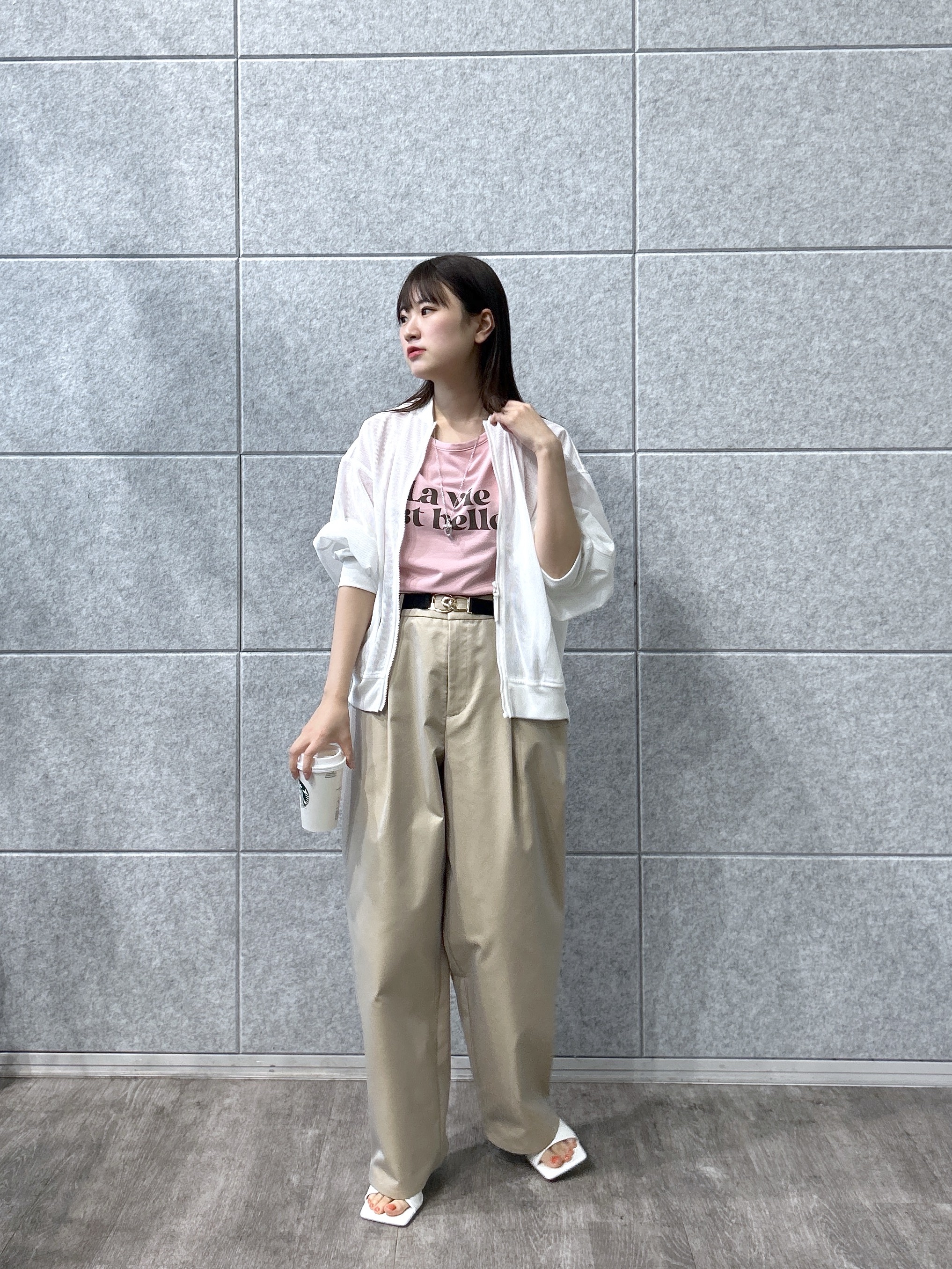 Renoさんの「INDIVI｜ロゴタイトTシャツ」を使ったコーディネート