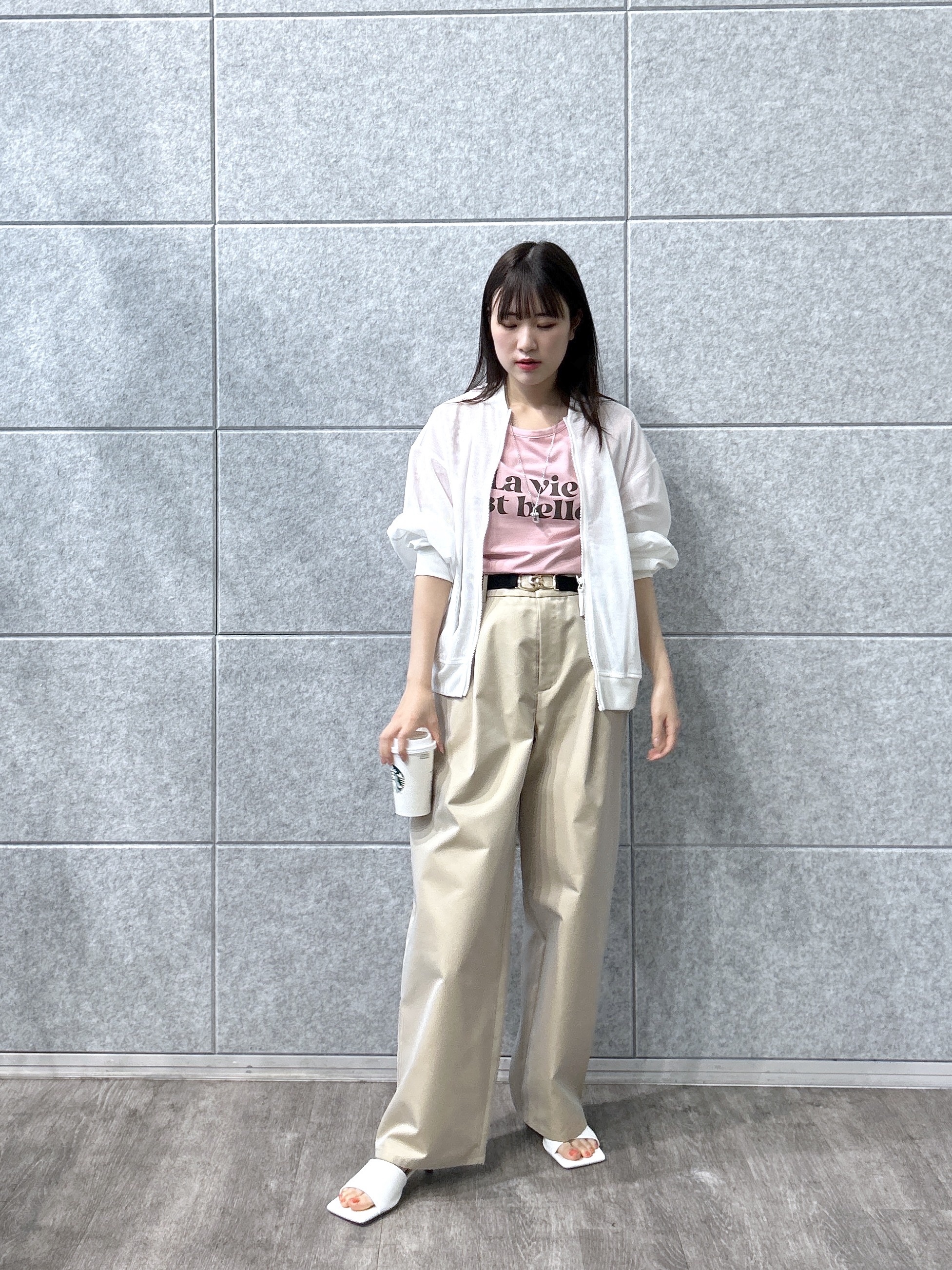 Renoさんの「INDIVI｜ロゴタイトTシャツ」を使ったコーディネート