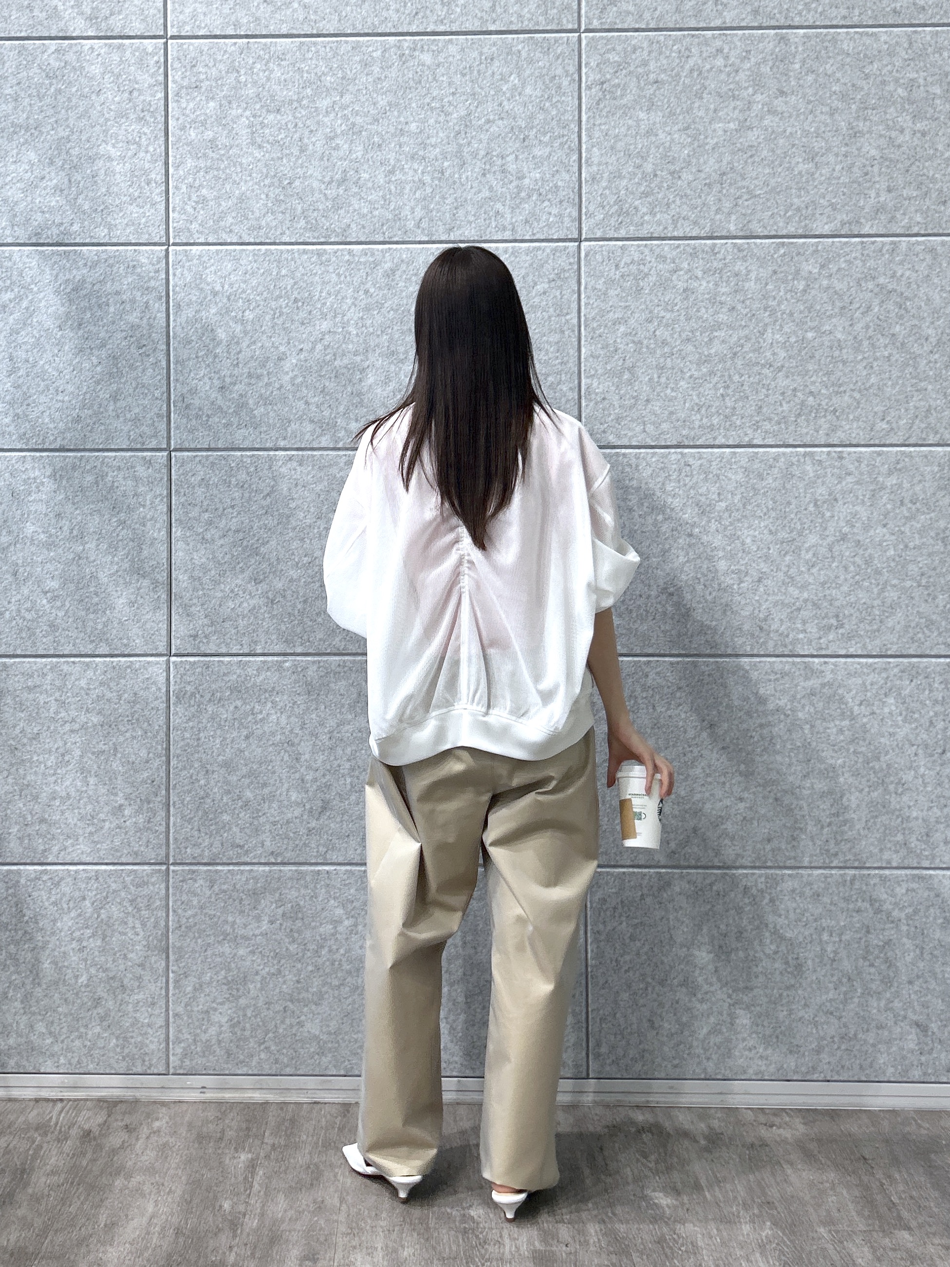 Renoさんの「INDIVI｜ロゴタイトTシャツ」を使ったコーディネート
