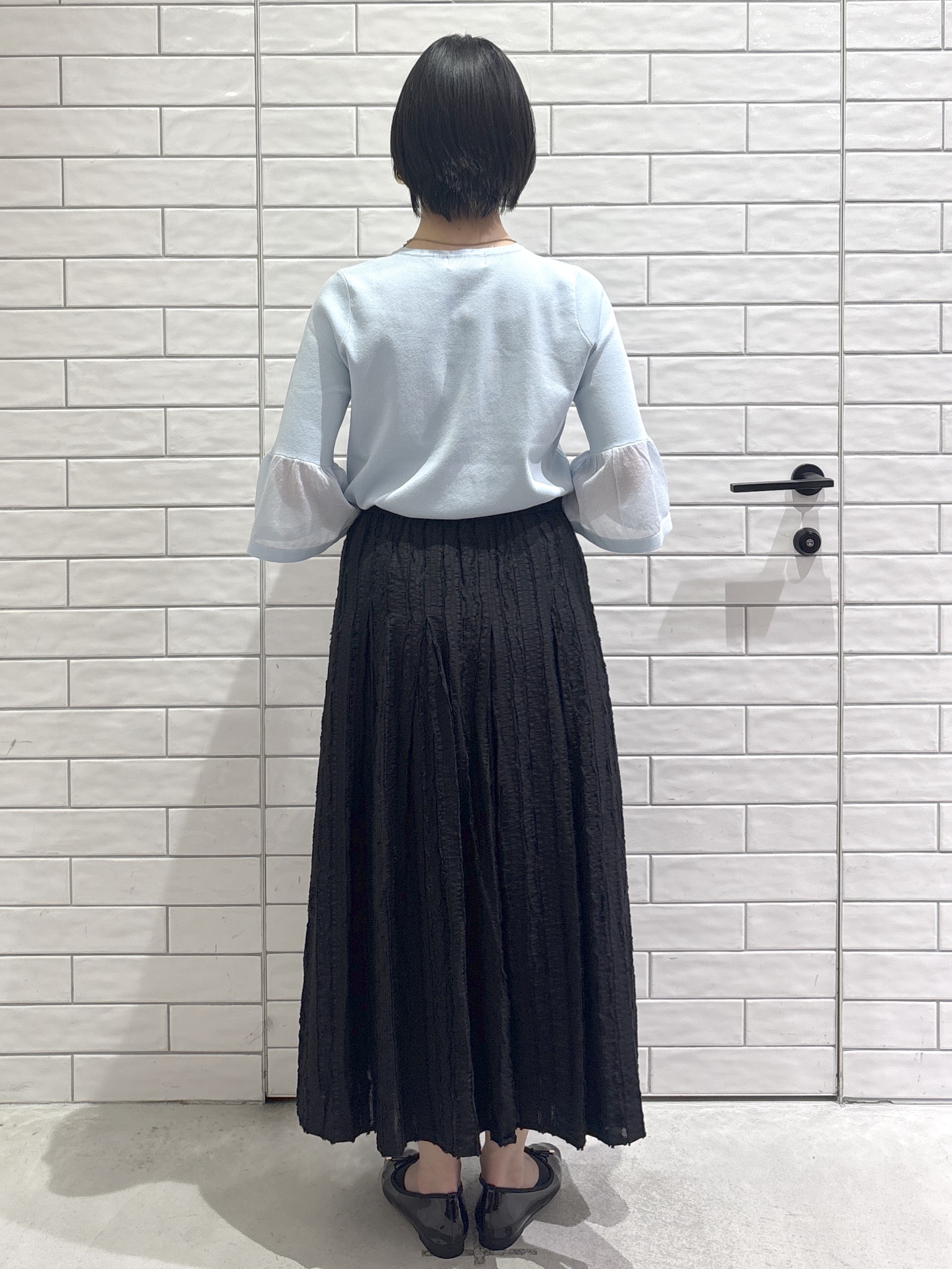ayumiさんの「OPAQUE.CLIP｜シアーフレアスリーブニット【洗濯機OK／抗ピル】」を使ったコーディネート