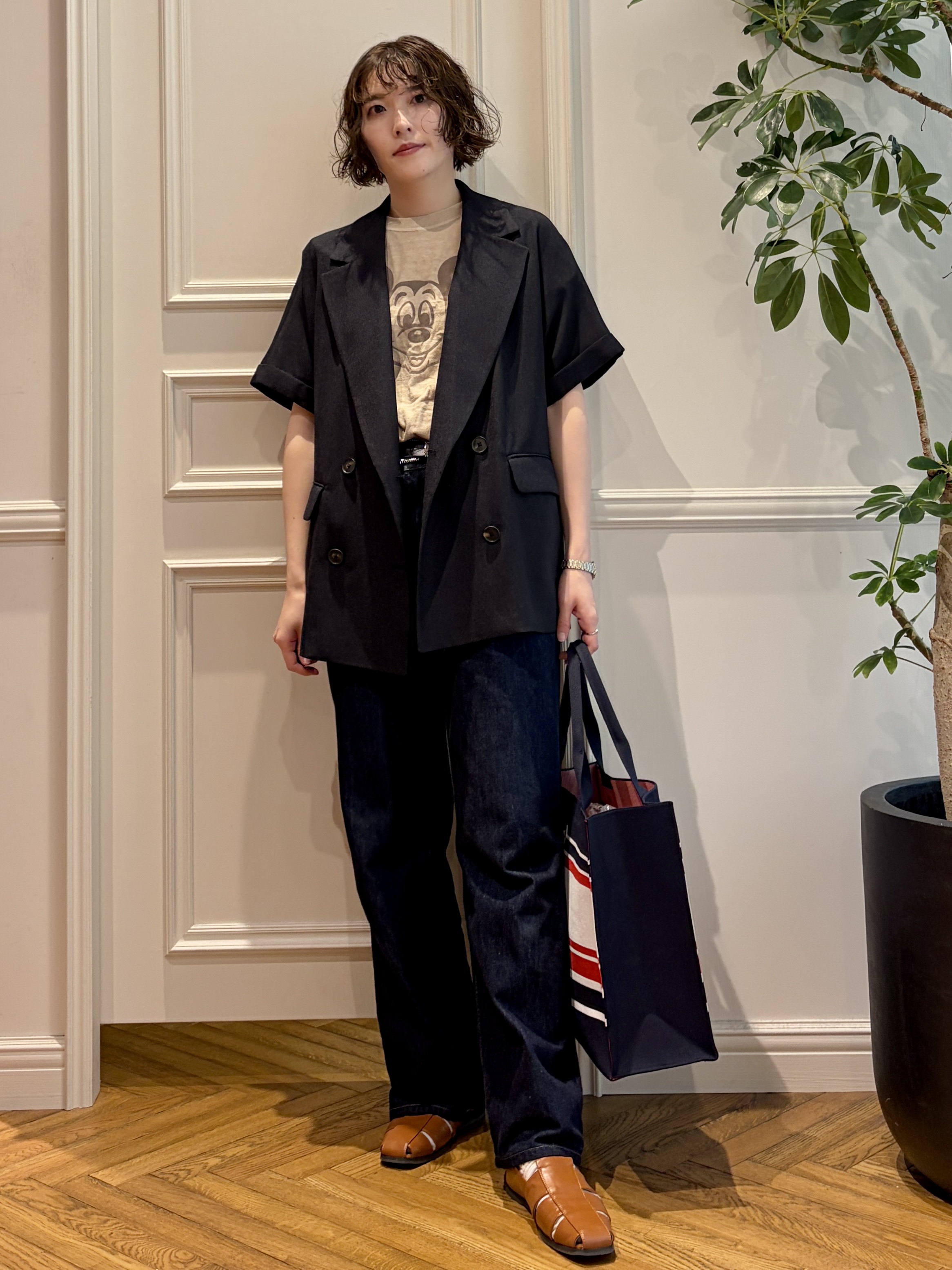 nakaoさんの「DRESSTERIOR｜【otonaMUSE5月号掲載】センタープレス ワイドストレートデニム」を使ったコーディネート