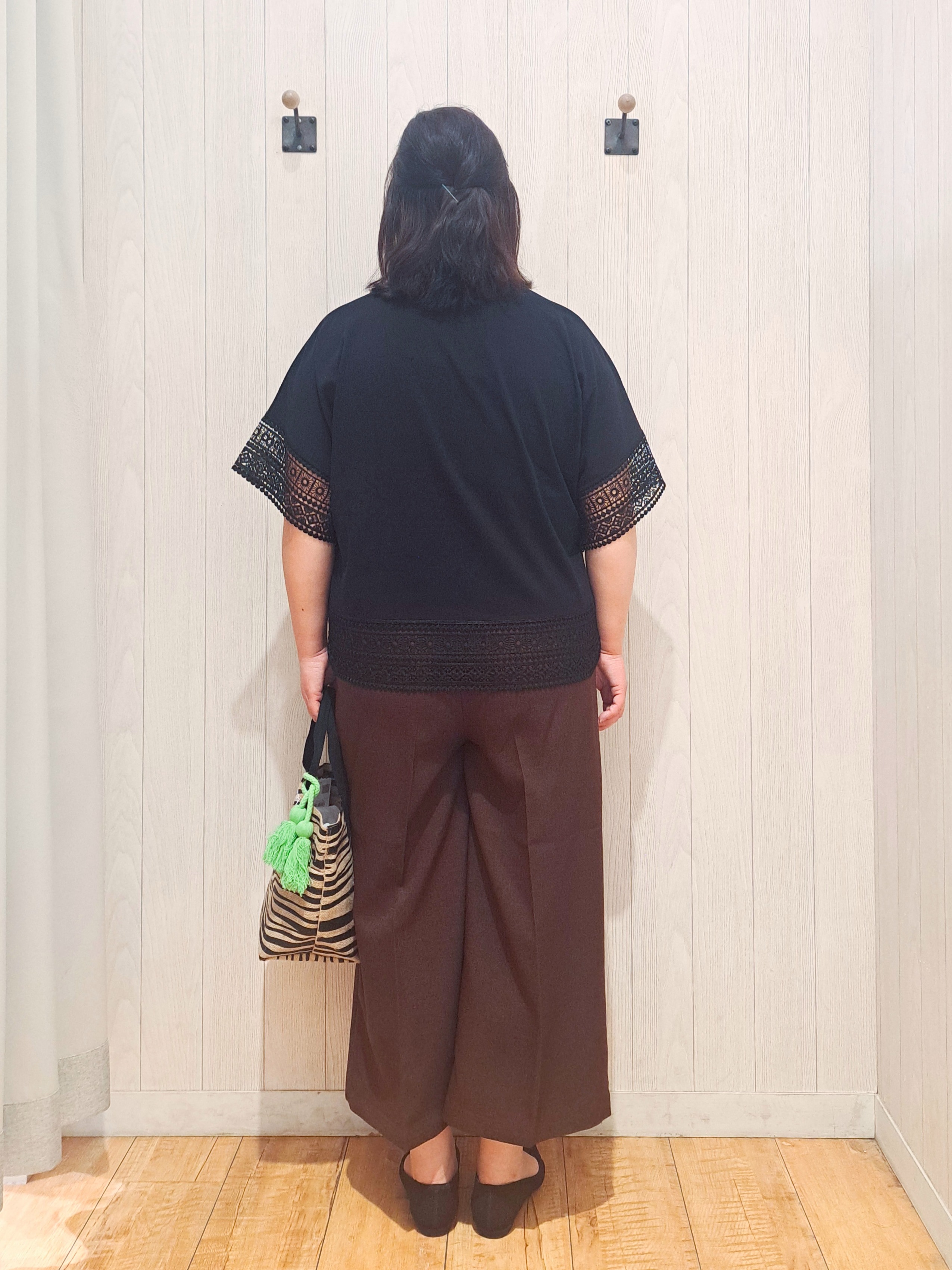 kotomiさんの「SHOO･LA･RUE｜【洗濯機可/体型カバー/S-LL】レース使いがポイント デザインTシャツ」を使ったコーディネート