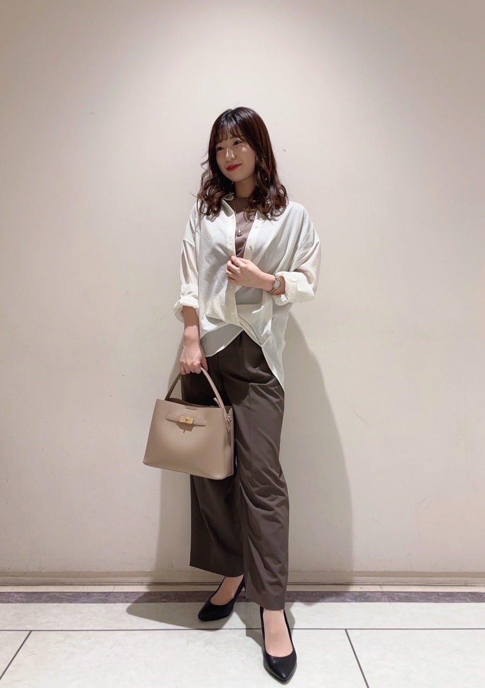 ユナさんの「UNTITLED｜◆【2WAY/マシンウォッシャブル】カシュクールデザインシャツ」を使ったコーディネート