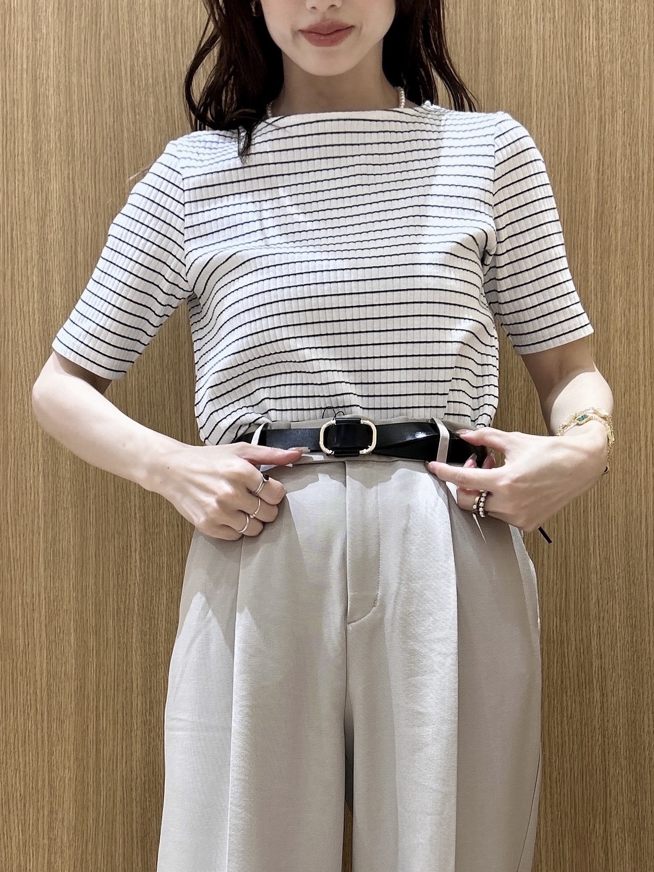 maiさんの「OPAQUE.CLIP｜レースVネックベスト」を使ったコーディネート