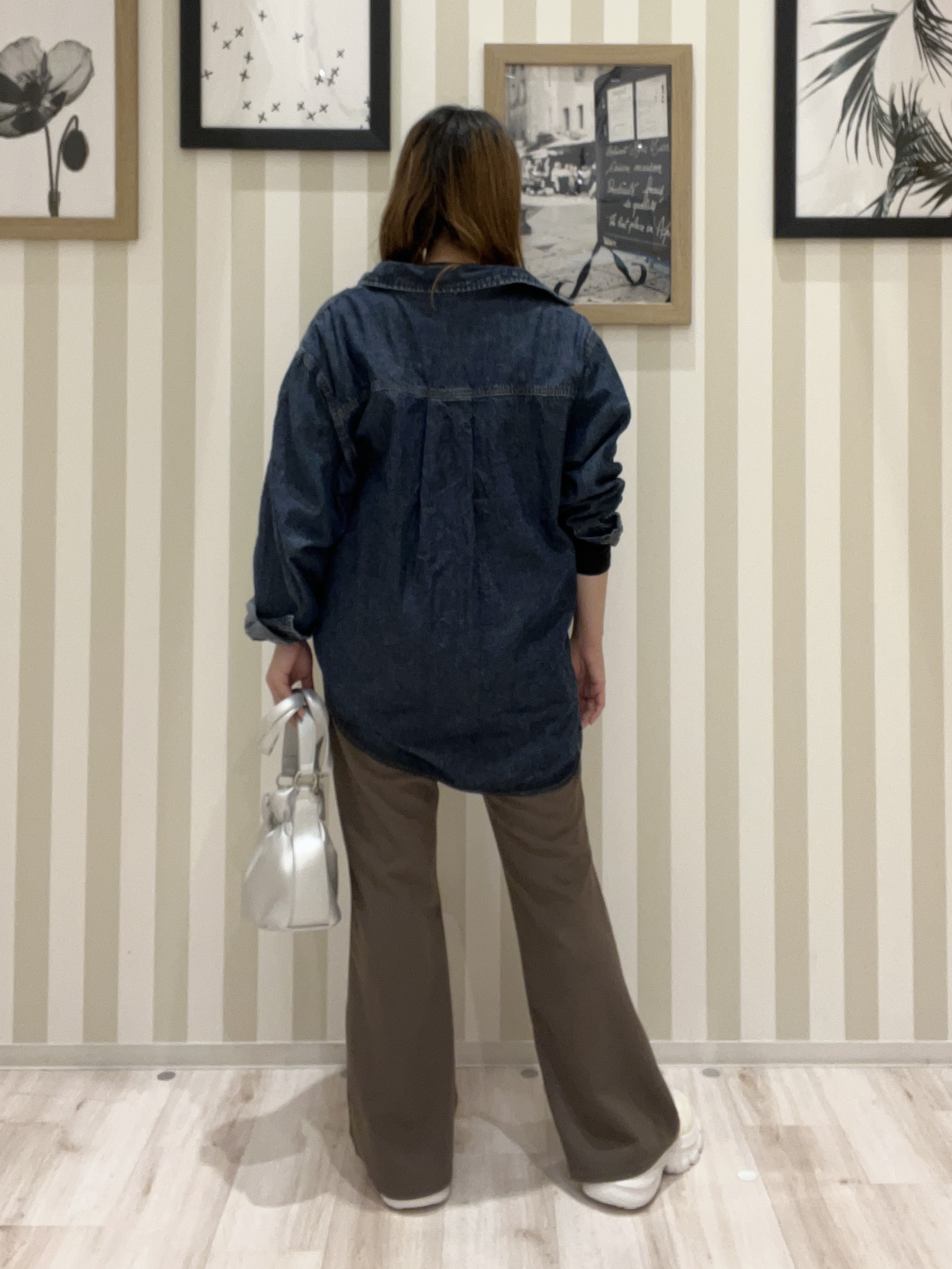 mさんの「SHOO･LA･RUE｜【洗濯機可】美脚見えが叶う のびのびストレッチフレアパンツ」を使ったコーディネート
