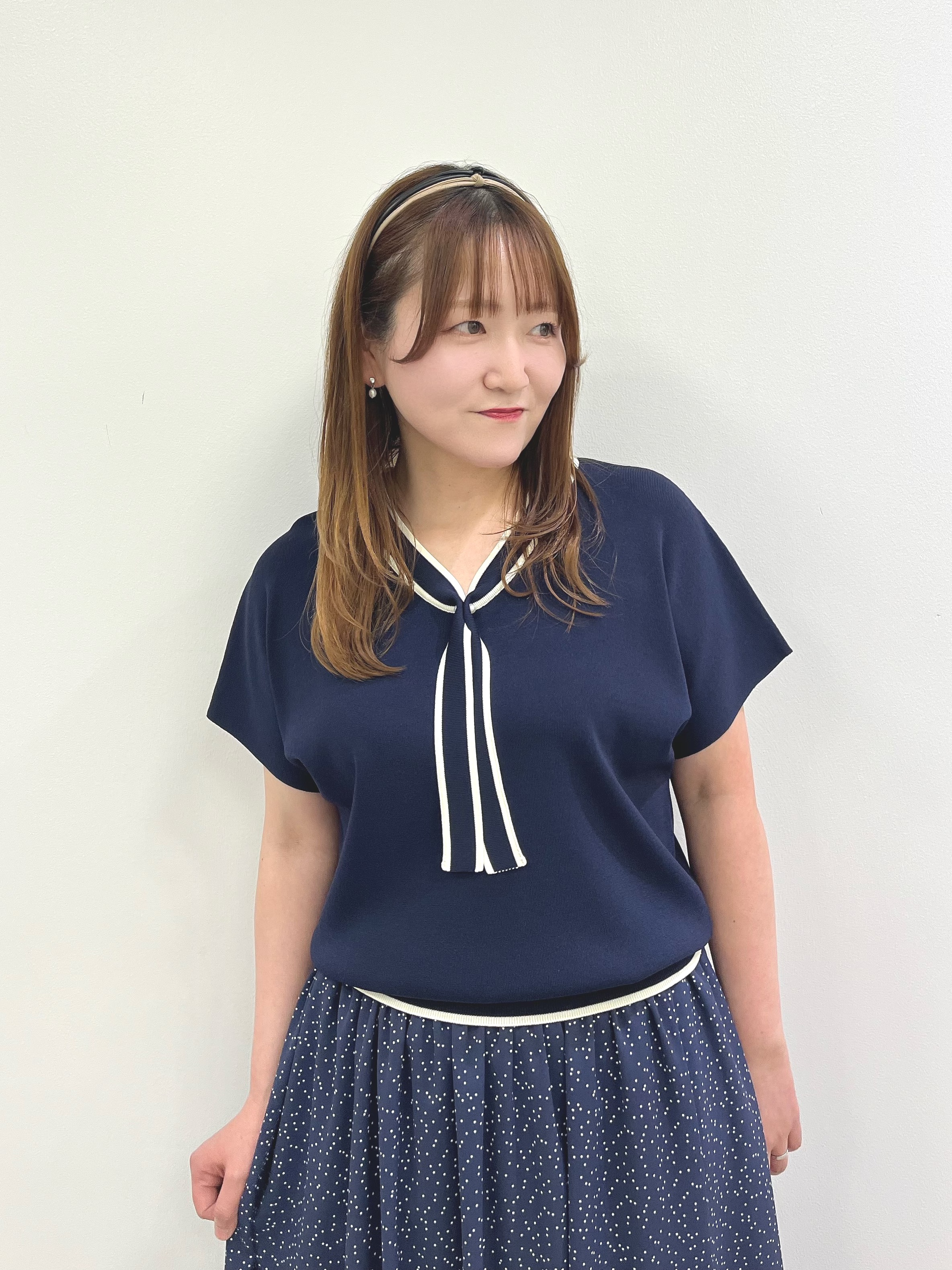 ゆっきーさんの「SHOO･LA･RUE｜【高レビュー/毎日洗える/UV】二の腕も隠せる 配色ボウタイニット」を使ったコーディネート