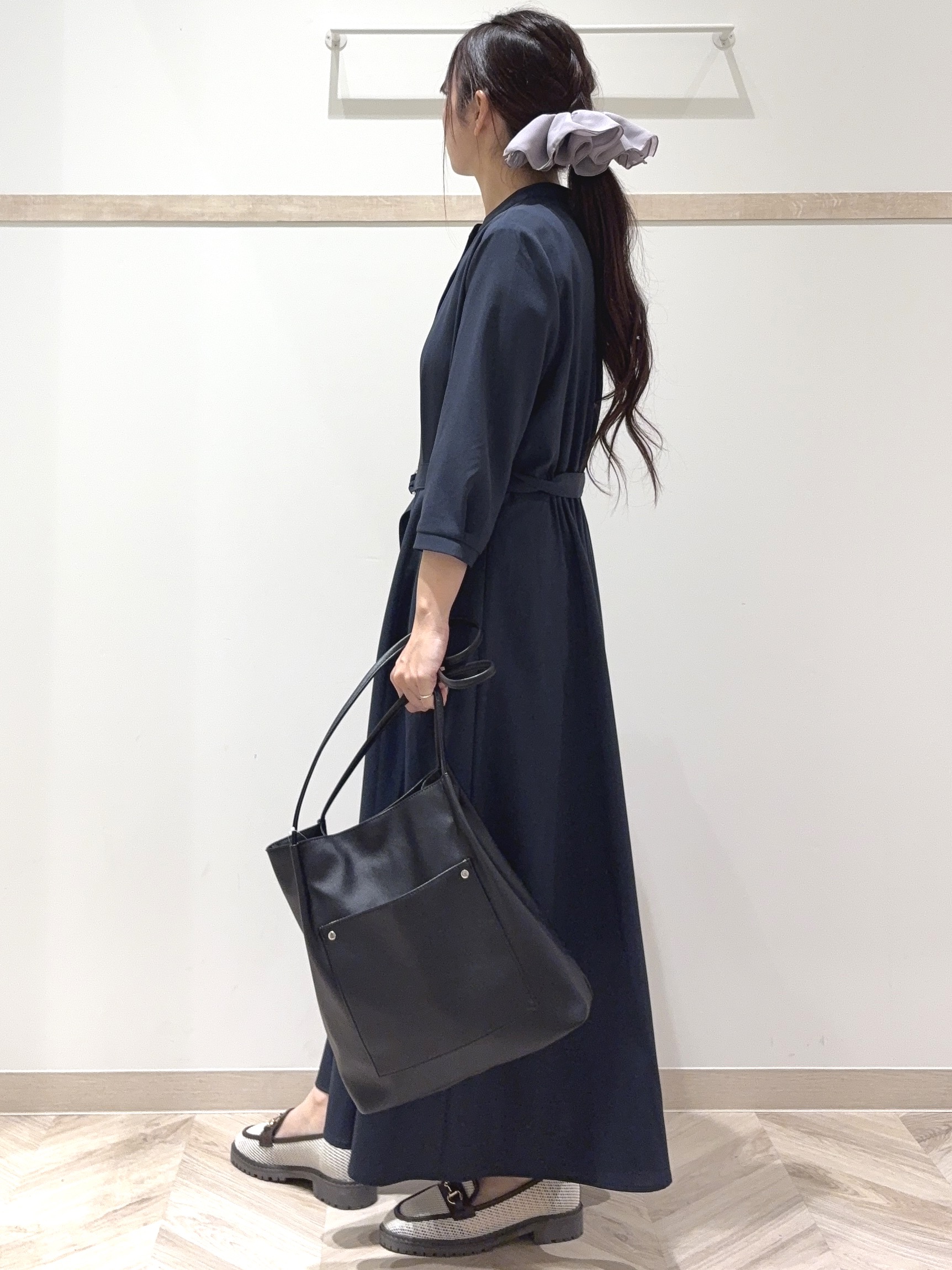 nanaさんの「SHOO･LA･RUE｜【A4/軽量】多ポケットでらくらく収納 つまみハンドルトートバッグ」を使ったコーディネート