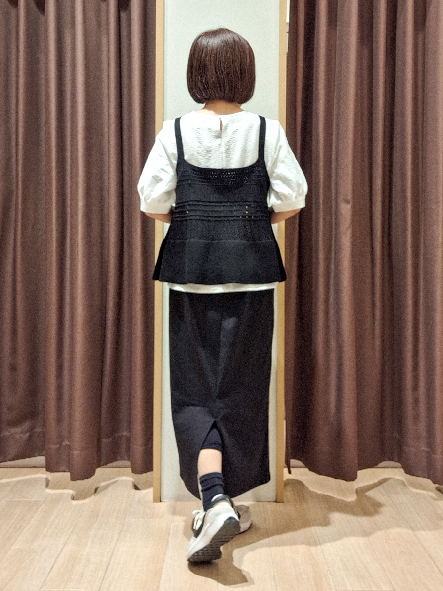 ウタさんの「grove｜【2点SET】着るだけで完成、透かし編みニットビスチェ&times;ブラウス」を使ったコーディネート