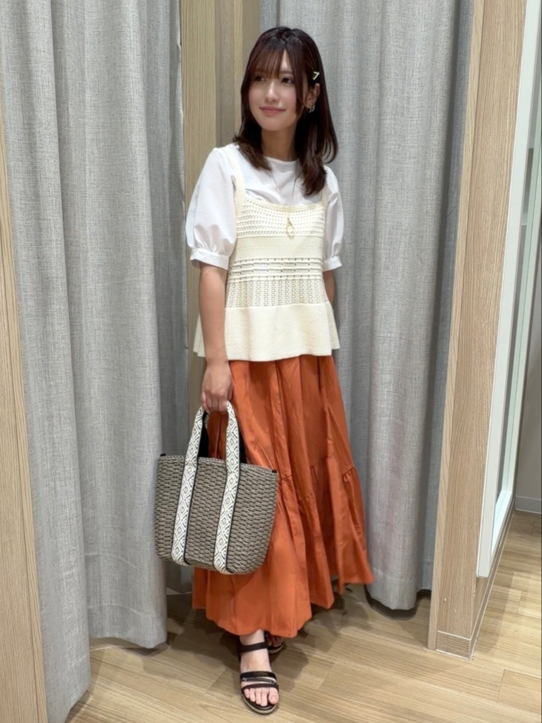 Fumikaさんの「grove｜【2点SET】着るだけで完成、透かし編みニットビスチェ&times;ブラウス」を使ったコーディネート