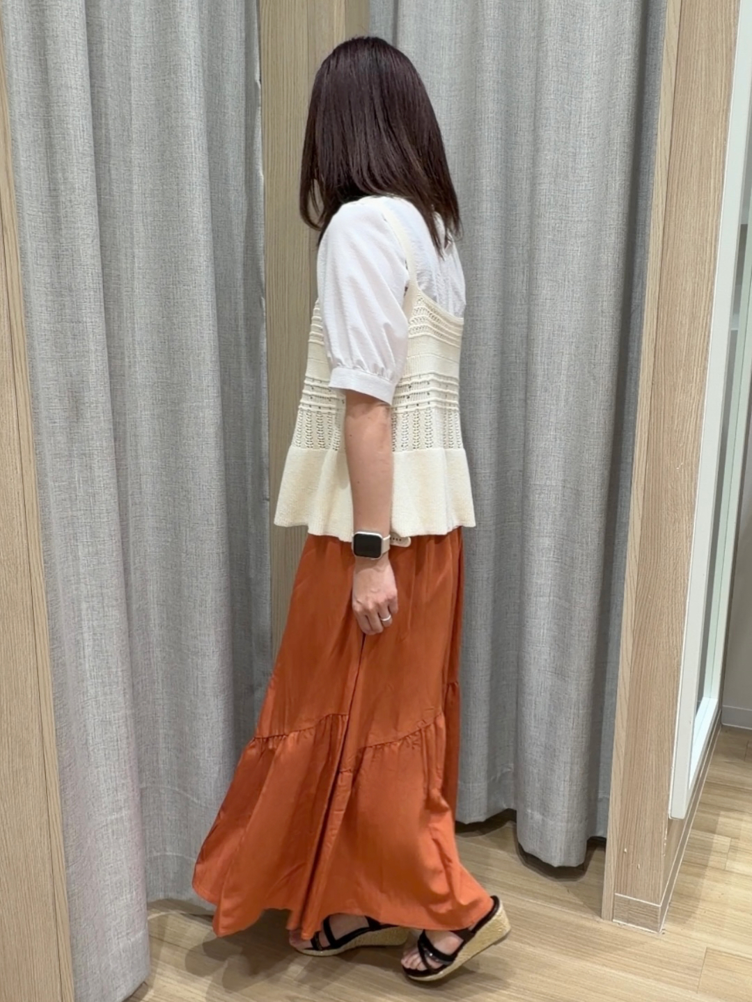 Fumikaさんの「grove｜【2点SET】着るだけで完成、透かし編みニットビスチェ&times;ブラウス」を使ったコーディネート