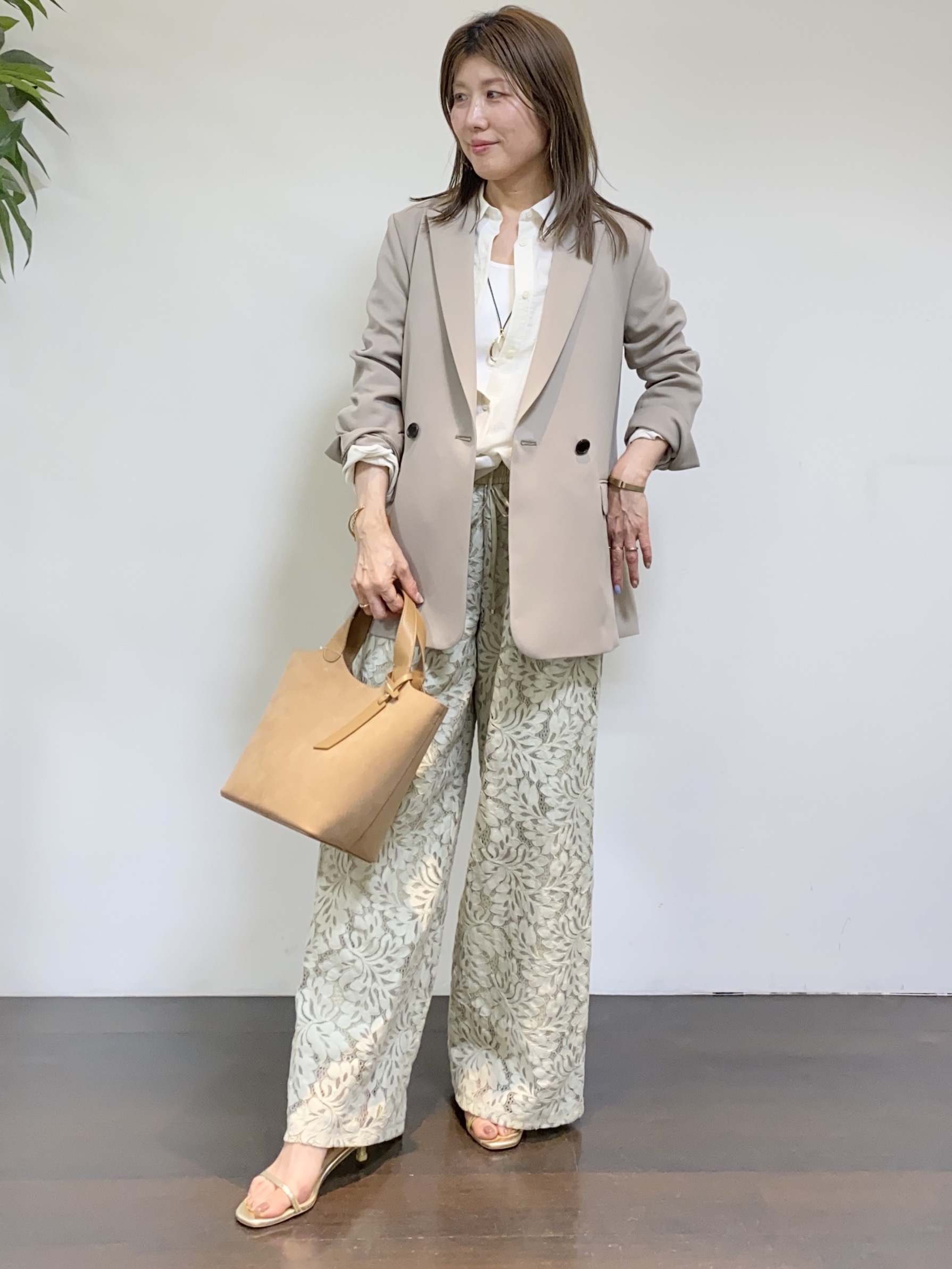 tomoさんの「UNTITLED｜◆【洗える/ストレッチ性】ダブルブレストジャケット」を使ったコーディネート