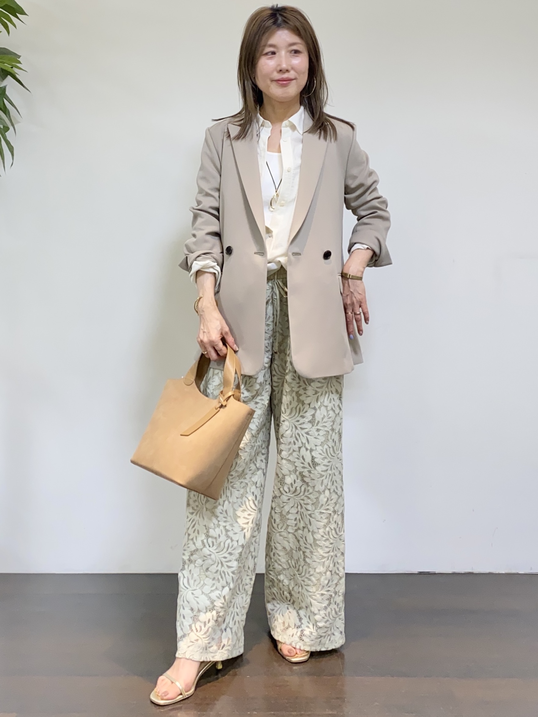tomoさんの「UNTITLED｜◆【洗える/ストレッチ性】ダブルブレストジャケット」を使ったコーディネート