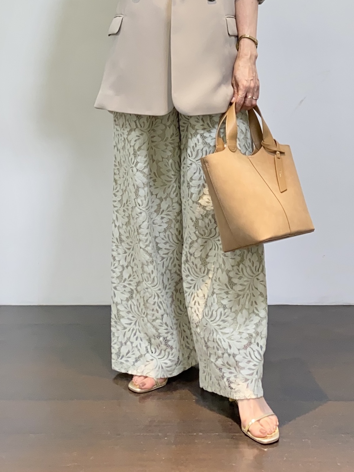 tomoさんの「UNTITLED｜◆【洗える/ストレッチ性】ダブルブレストジャケット」を使ったコーディネート