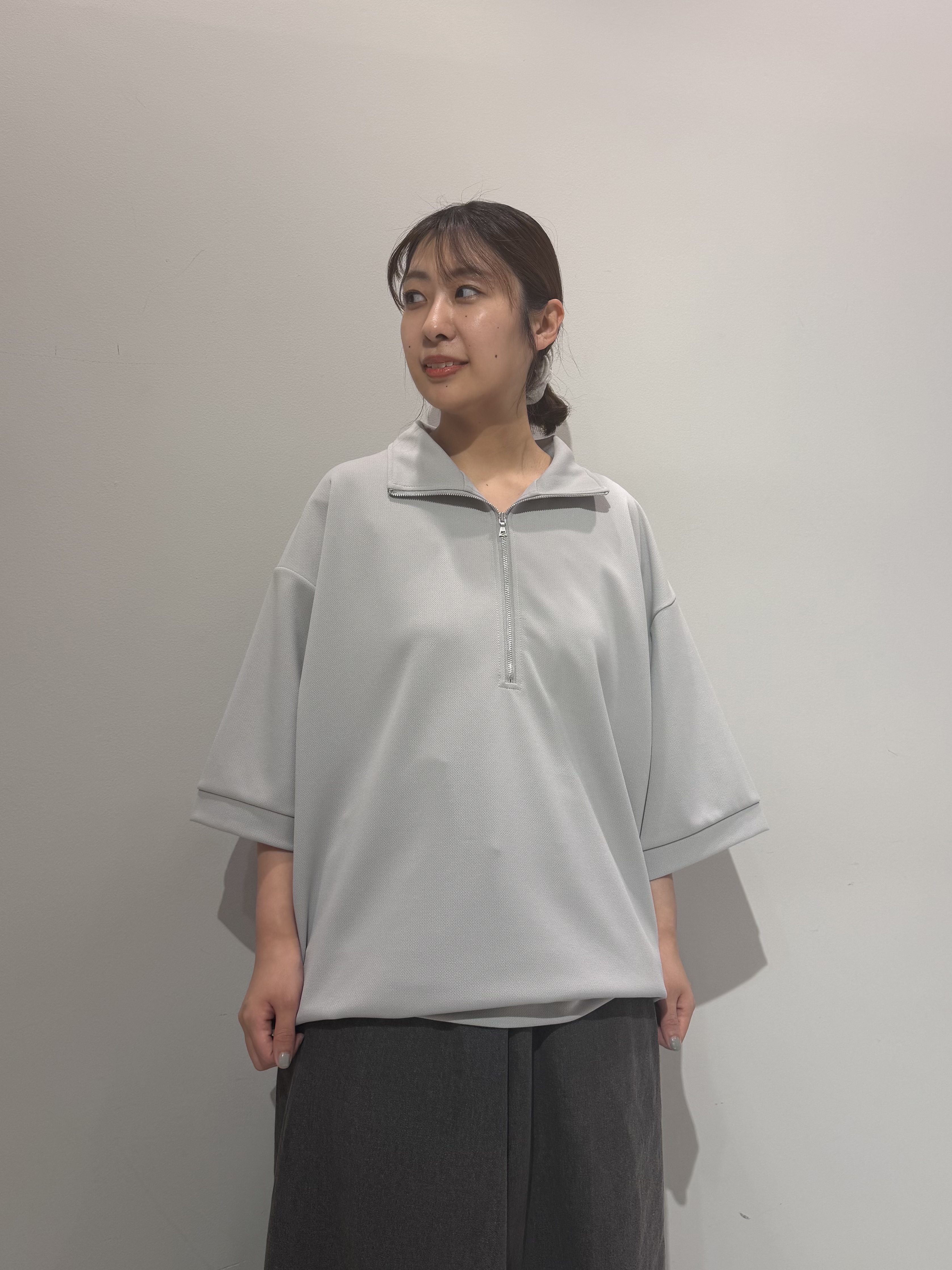 abeさんの「tk.TAKEO KIKUCHI｜【コレ1枚できまる！】ジョーゼットスタンドハーフジップカットソー/ハーフジップ/大人/夏/夏服/シン」を使ったコーディネート