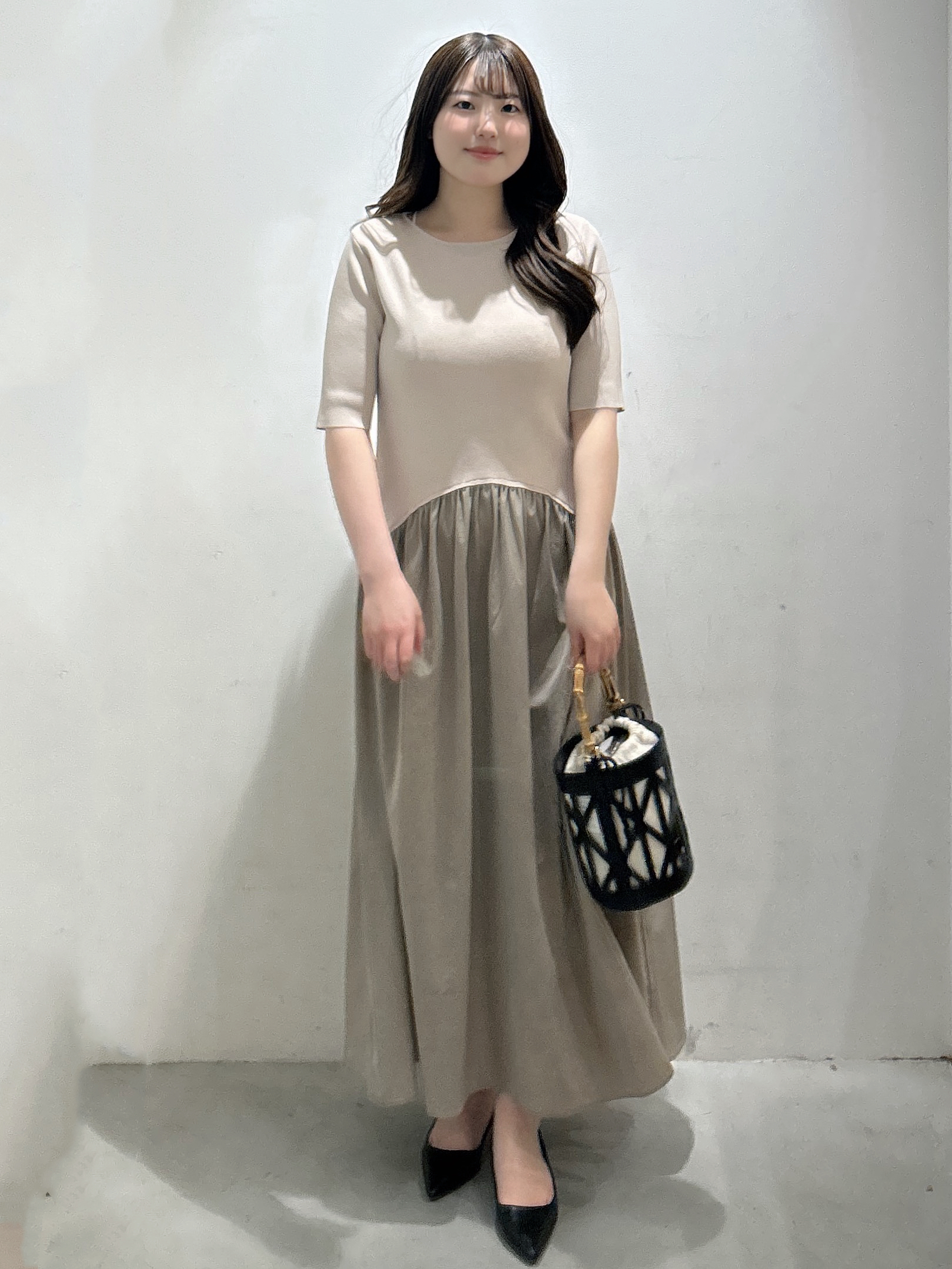 sayaさんの「OPAQUE.CLIP｜【es】イレギュラーヘム切り替えニットドッキングワンピース【洗濯機OK】」を使ったコーディネート
