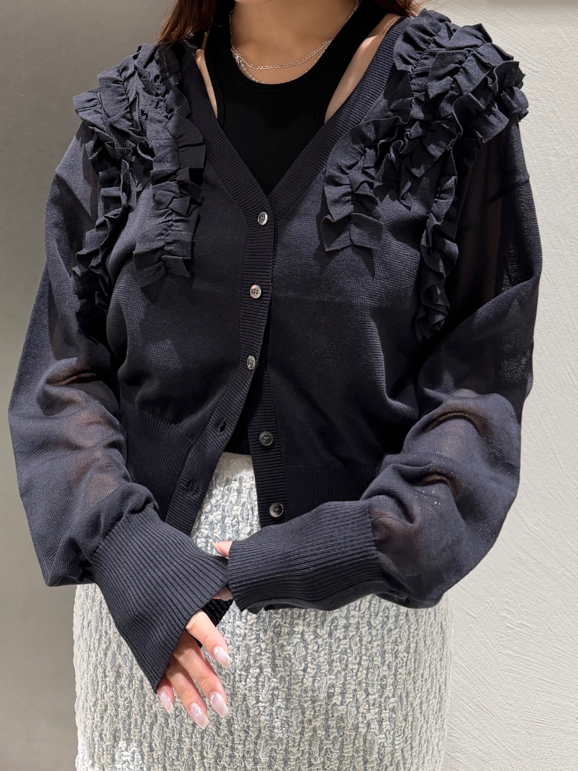 kanamiさんの「CODE A｜3way frill cardigan」を使ったコーディネート