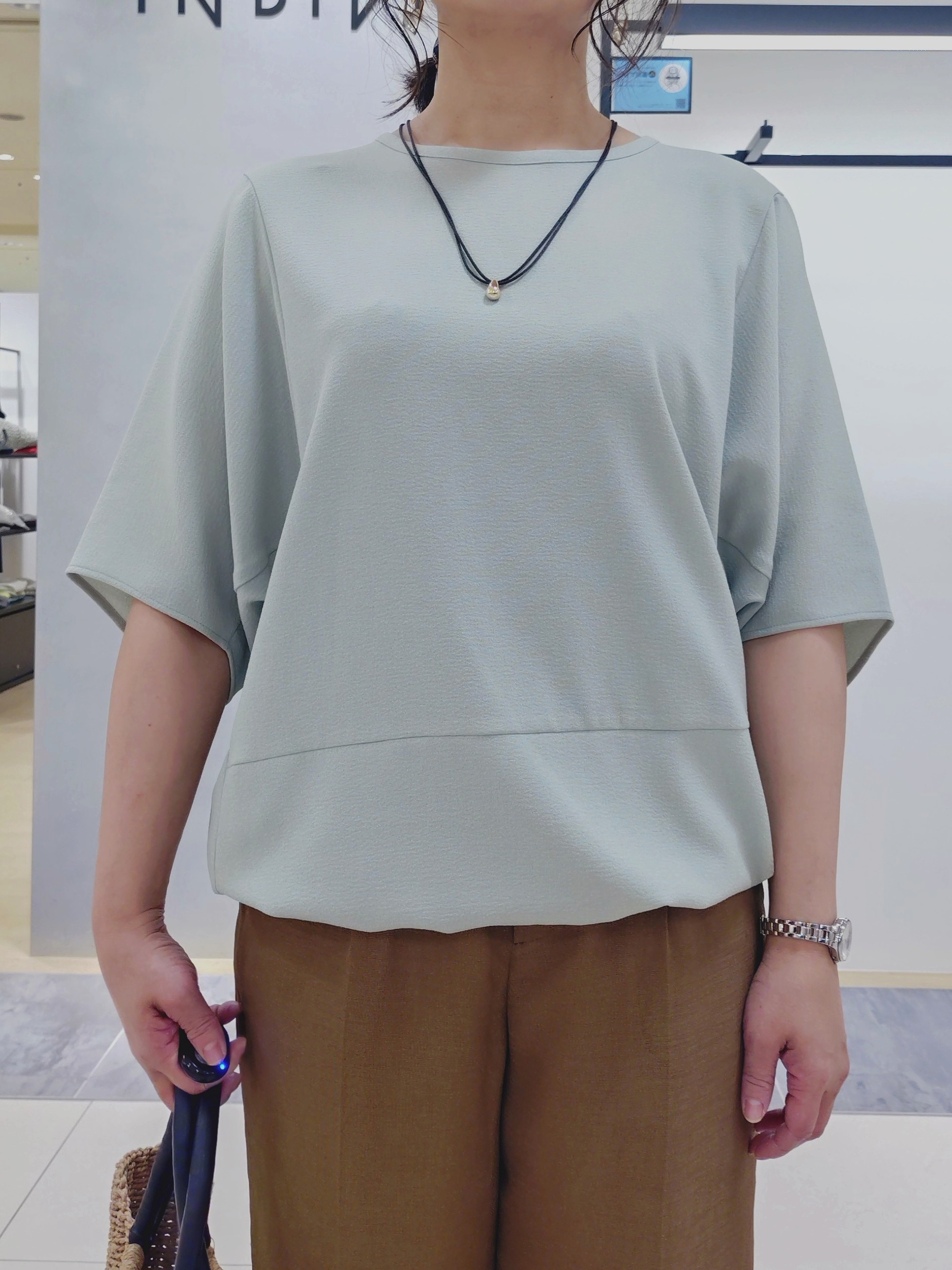TOMOMIさんの「INDIVI｜【洗える／メッシュ素材／SETUP可能】ワイドパンツ」を使ったコーディネート