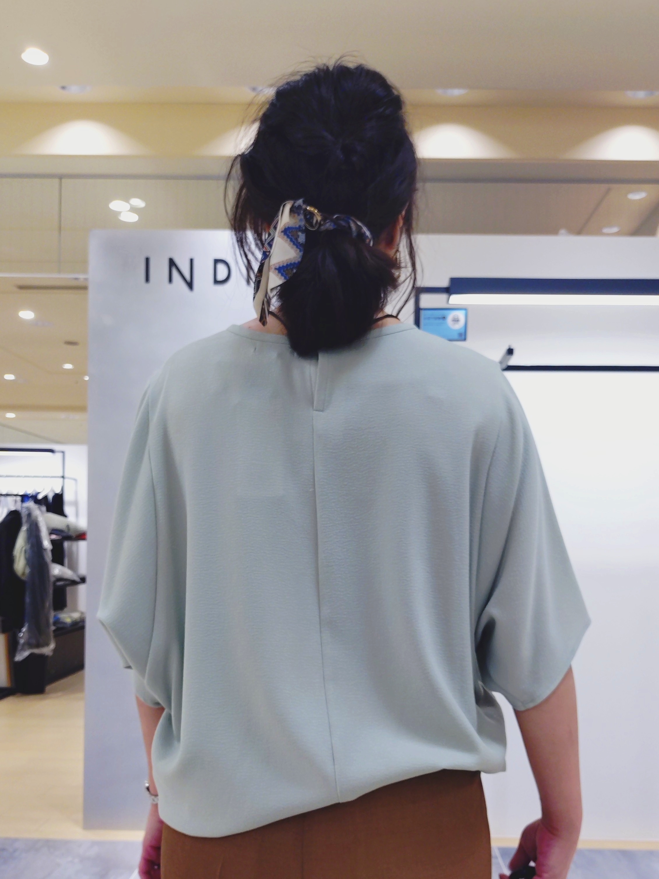 TOMOMIさんの「INDIVI｜【洗える／メッシュ素材／SETUP可能】ワイドパンツ」を使ったコーディネート