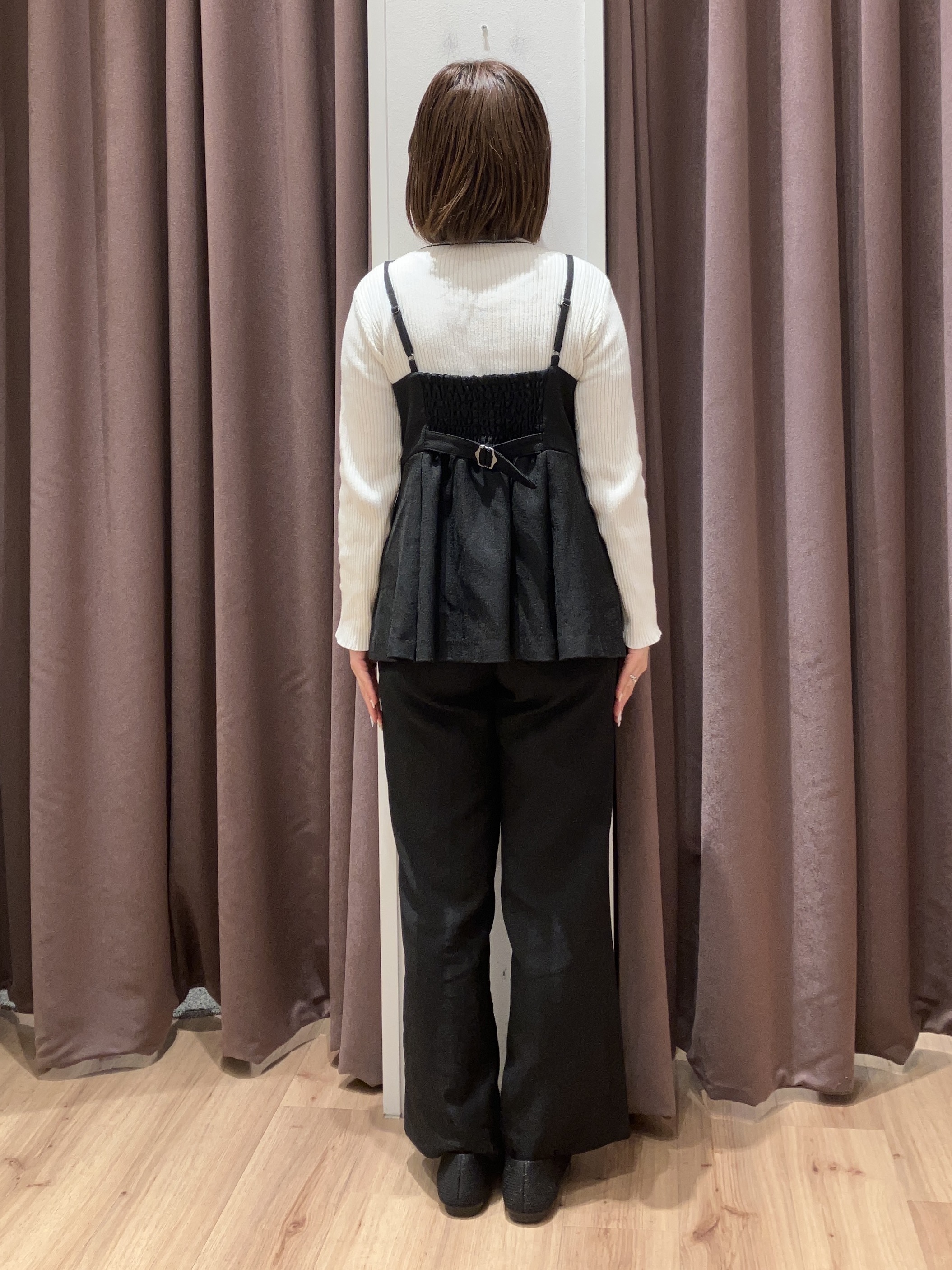 みちゃさんの「grove｜バイカラー ヘンリーネックリブニット」を使ったコーディネート