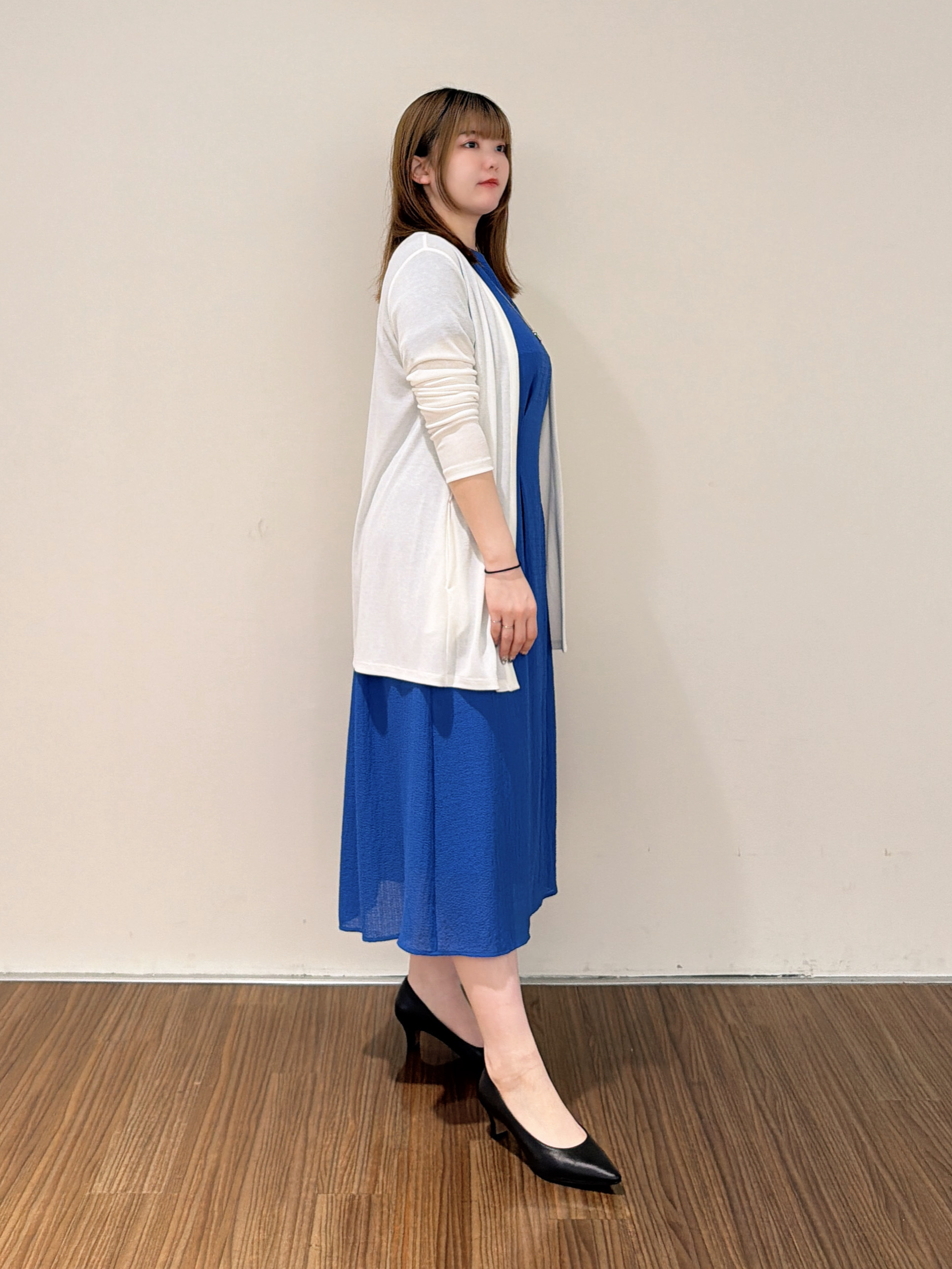 emikaさんの「INDIVI｜【UVケア】着流しミドル丈カーディガンジャージ」を使ったコーディネート