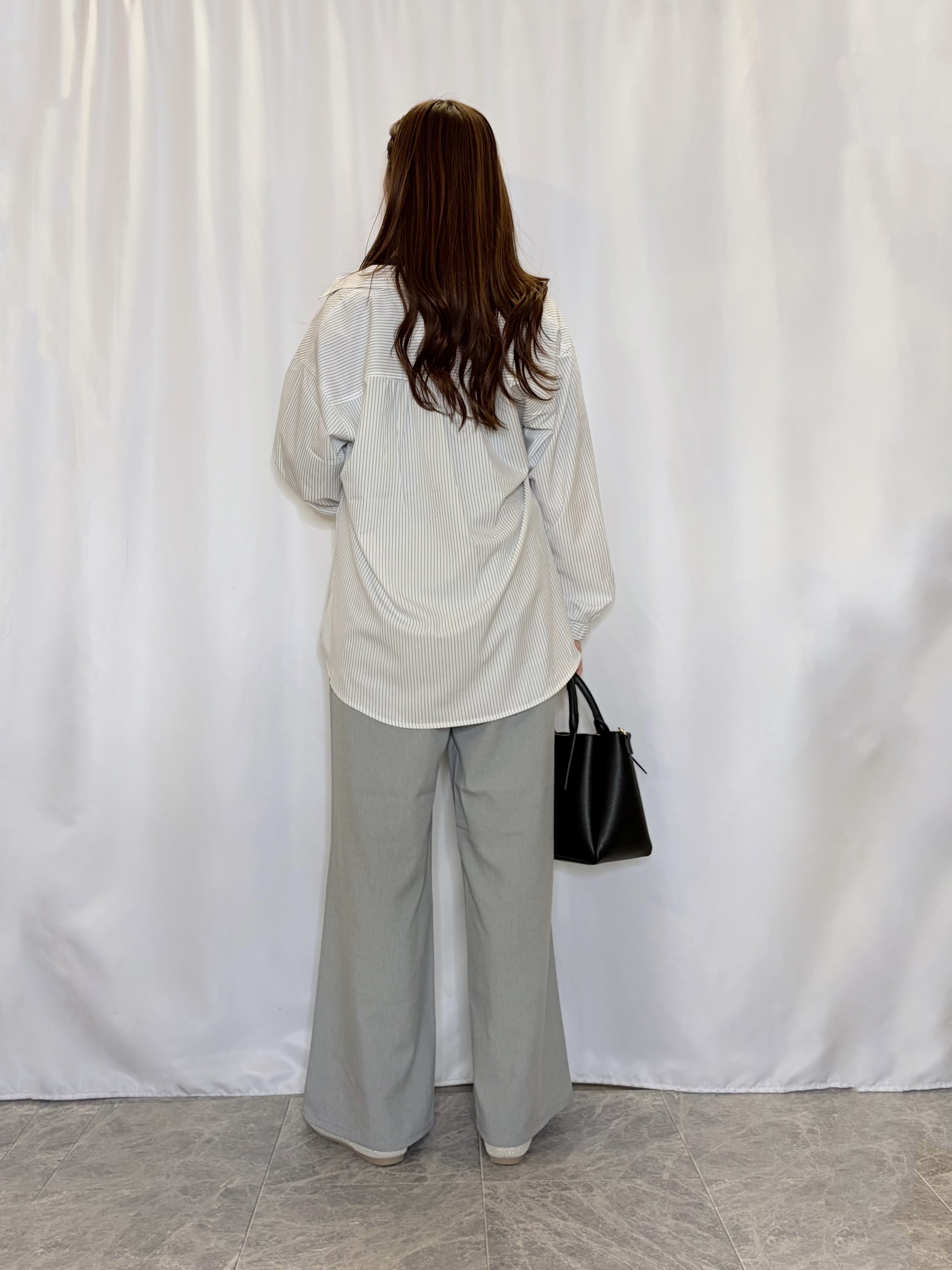 おうめさんの「SHOO･LA･RUE｜【UV/吸水速乾/洗濯後しわになりにくい】ラッシュガードにもなる ストライプシャツ」を使ったコーディネート