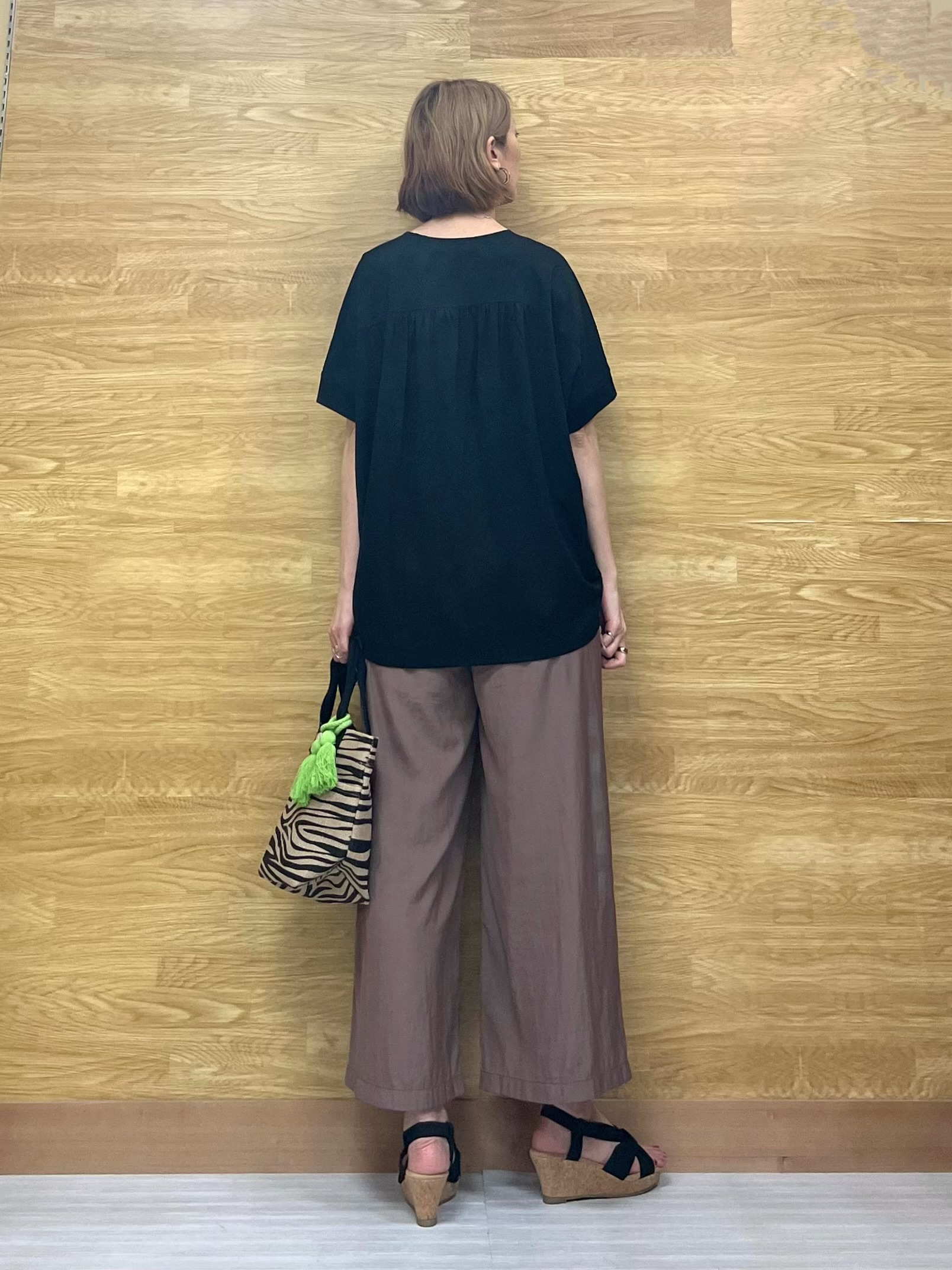 もすさんの「SHOO･LA･RUE｜【ひんやり/UV/S-LL/体型カバー】ゆるっとインせず決まる ひやとろドルマンTシャツ」を使ったコーディネート