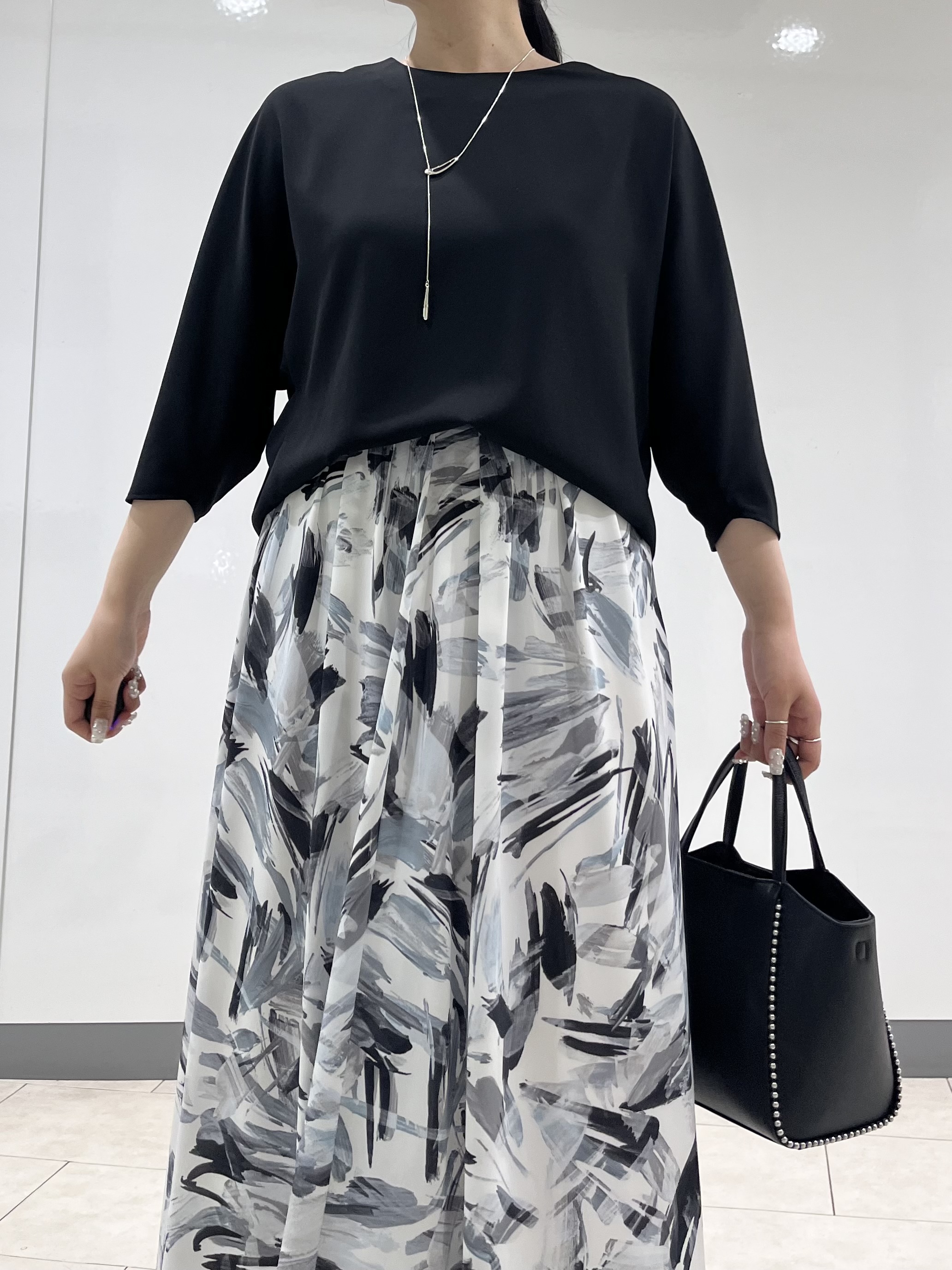 hasuさんの「INDIVI｜【接触冷感／透湿／着る日傘】ドルマントップス」を使ったコーディネート