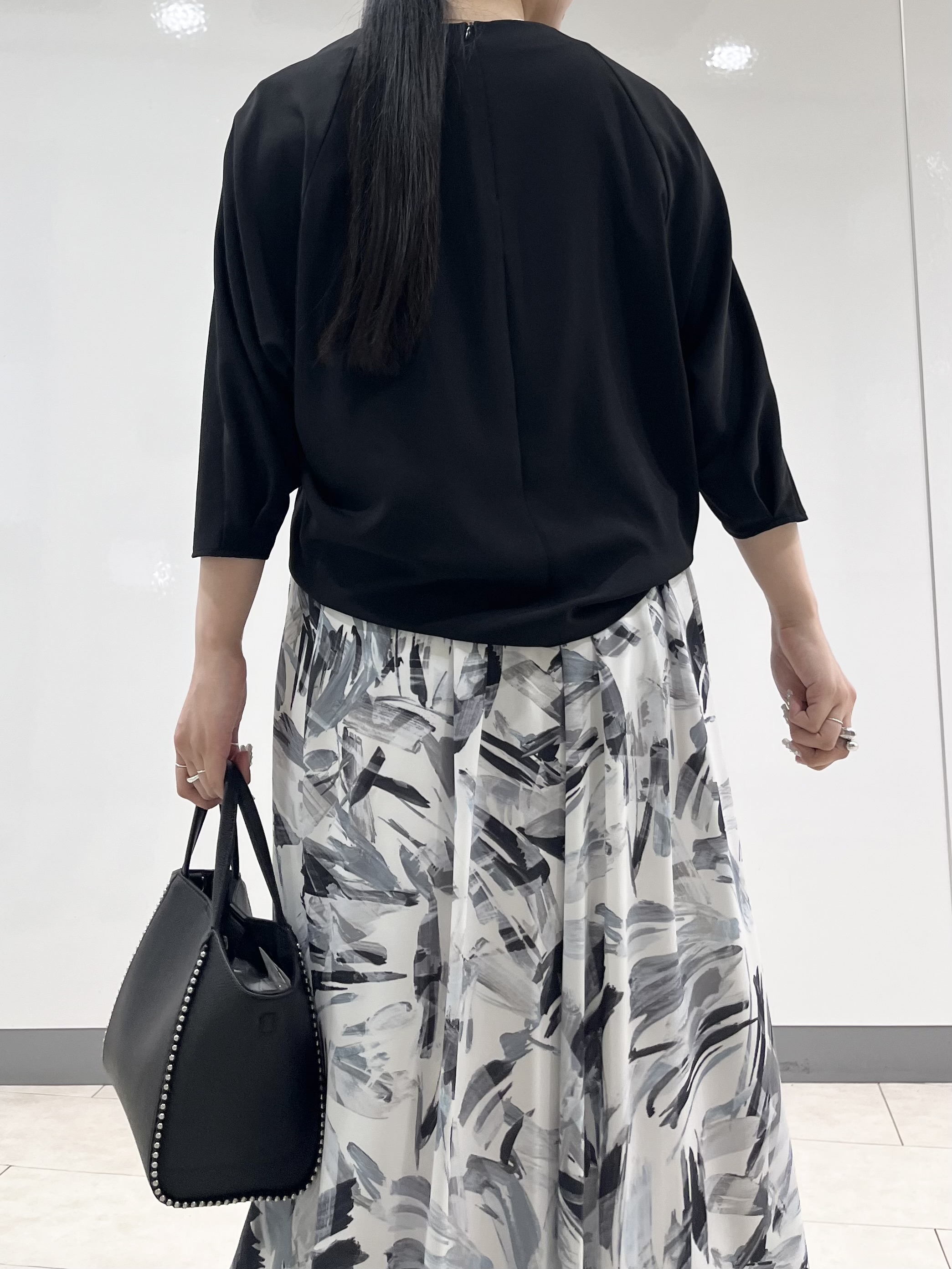 hasuさんの「INDIVI｜【接触冷感／透湿／着る日傘】ドルマントップス」を使ったコーディネート