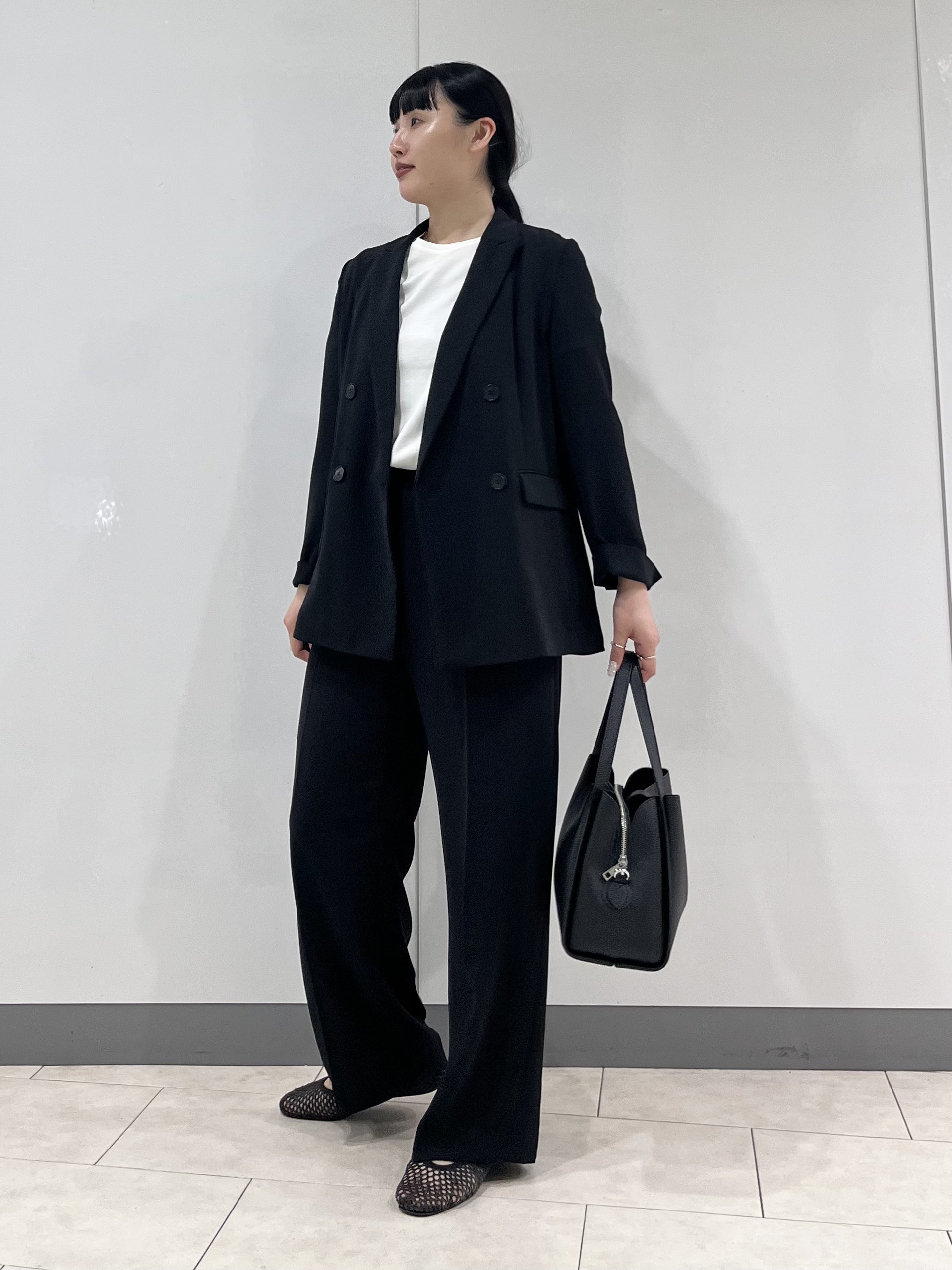 hasuさんの「INDIVI｜【洗える／多機能／SETUP可】着る日傘ダブルジャケット」を使ったコーディネート