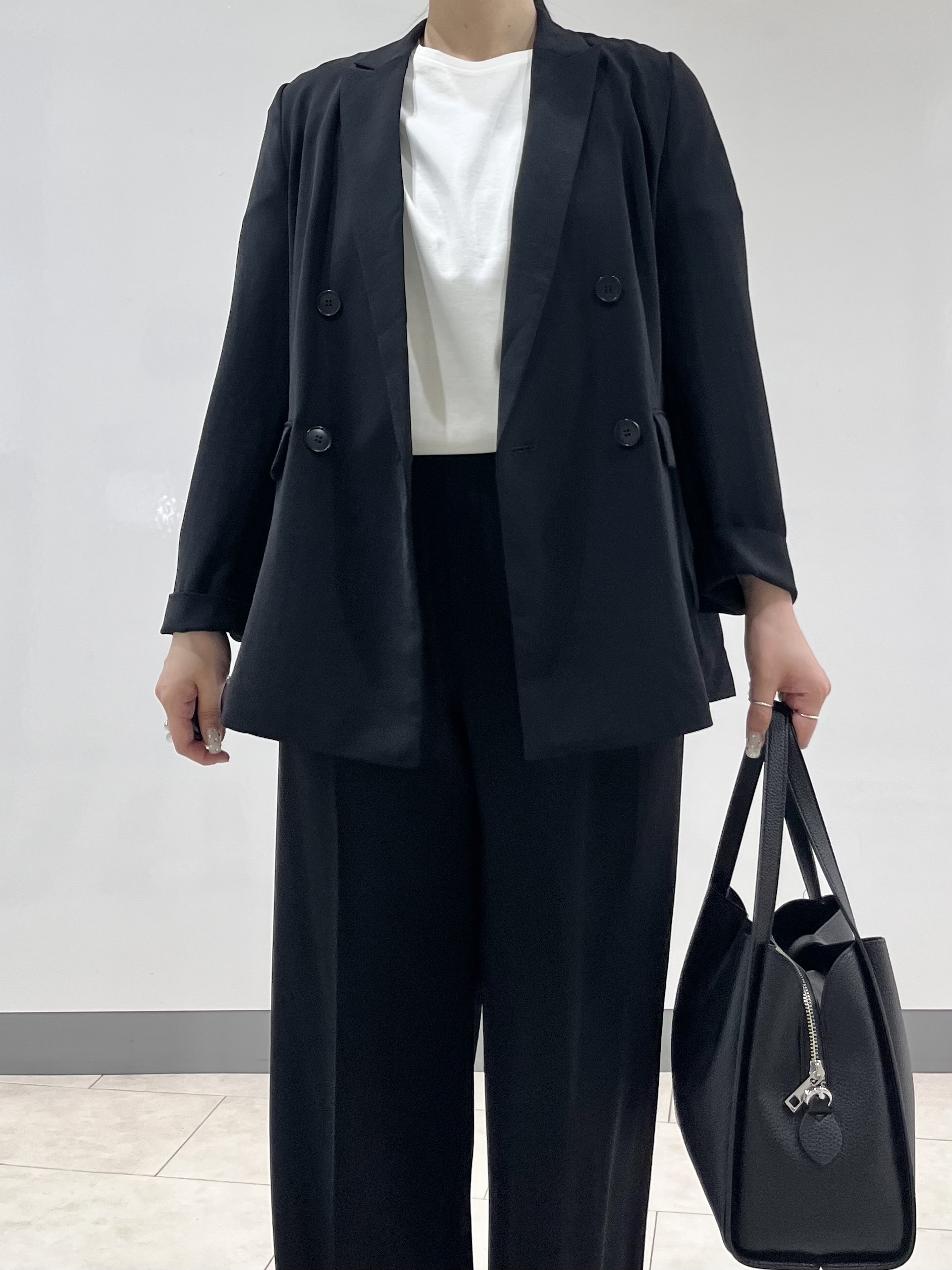 hasuさんの「INDIVI｜【洗える／多機能／SETUP可】着る日傘ダブルジャケット」を使ったコーディネート