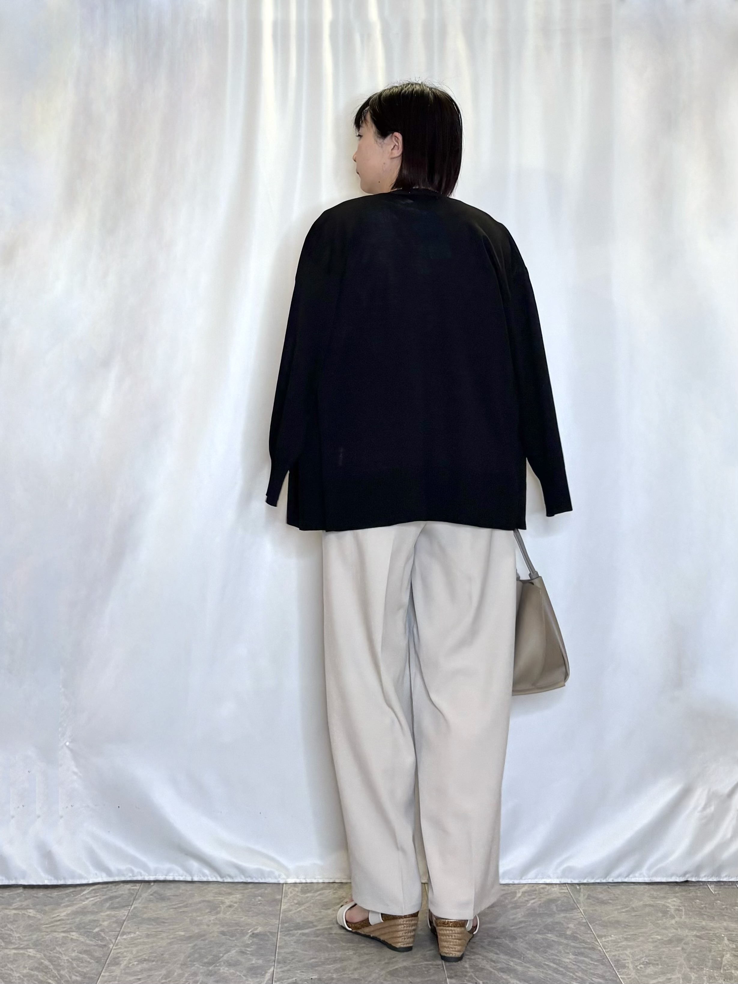 ネリさんの「SHOO･LA･RUE｜【洗濯機可/UV】さらっとしたタッチが心地よい ミドルカーディガン」を使ったコーディネート