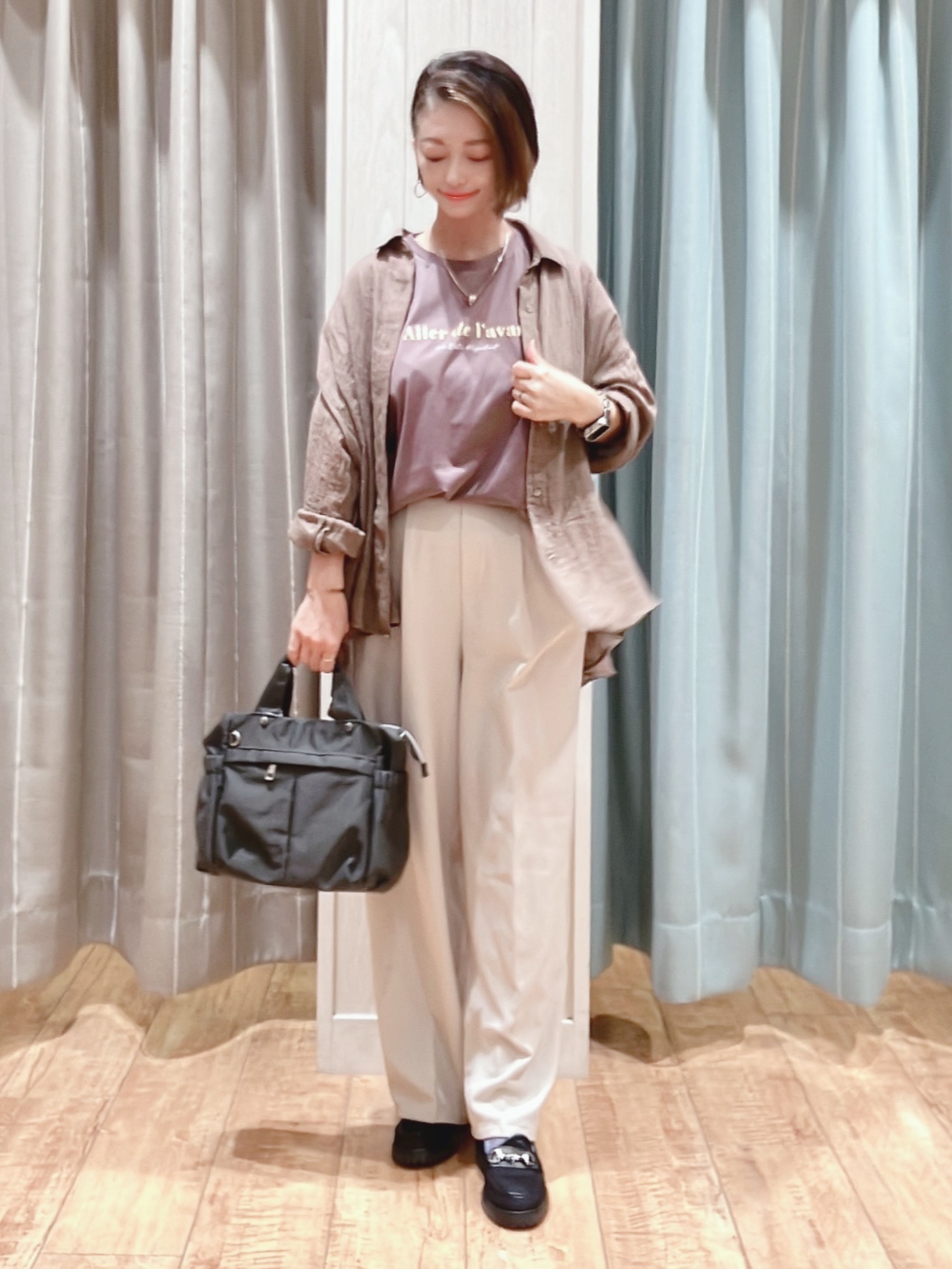 aaamiさんの「SHOO･LA･RUE｜【ひんやり/UV/S-LL】お袖ふんわり二の腕カバー ぷっくりラメプリントTシャツ」を使ったコーディネート