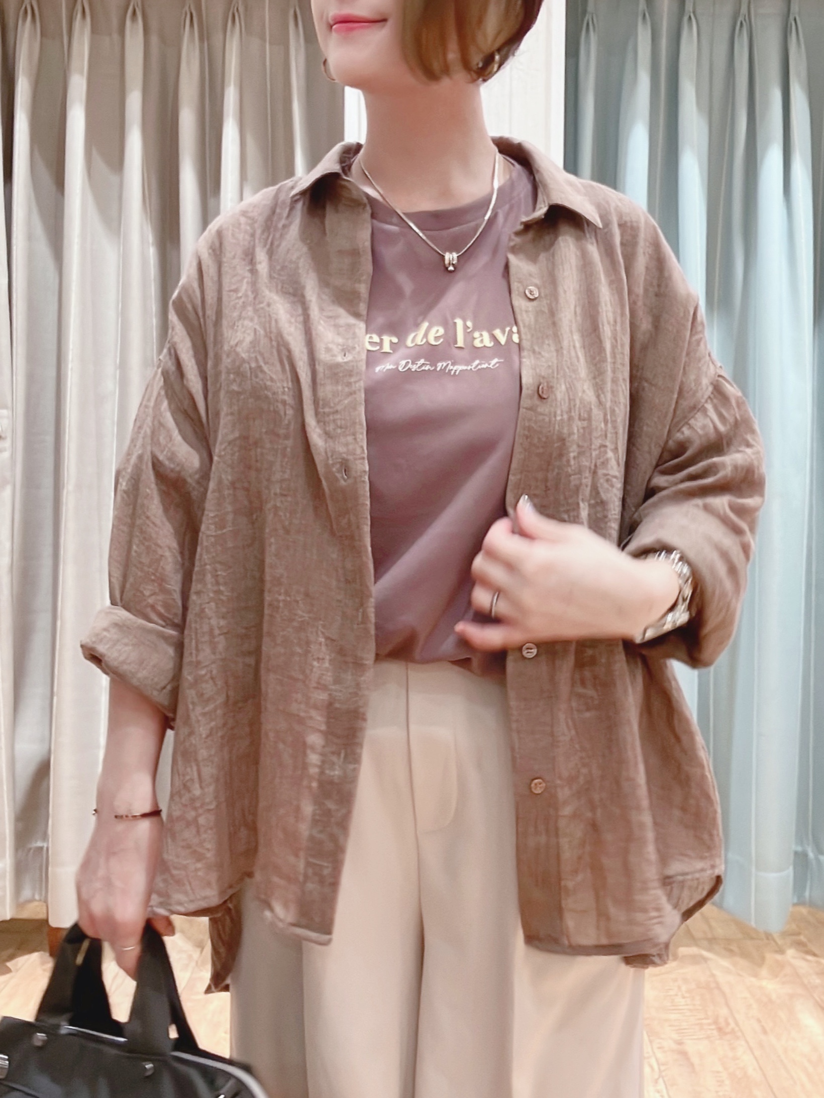 aaamiさんの「SHOO･LA･RUE｜【ひんやり/UV/S-LL】お袖ふんわり二の腕カバー ぷっくりラメプリントTシャツ」を使ったコーディネート