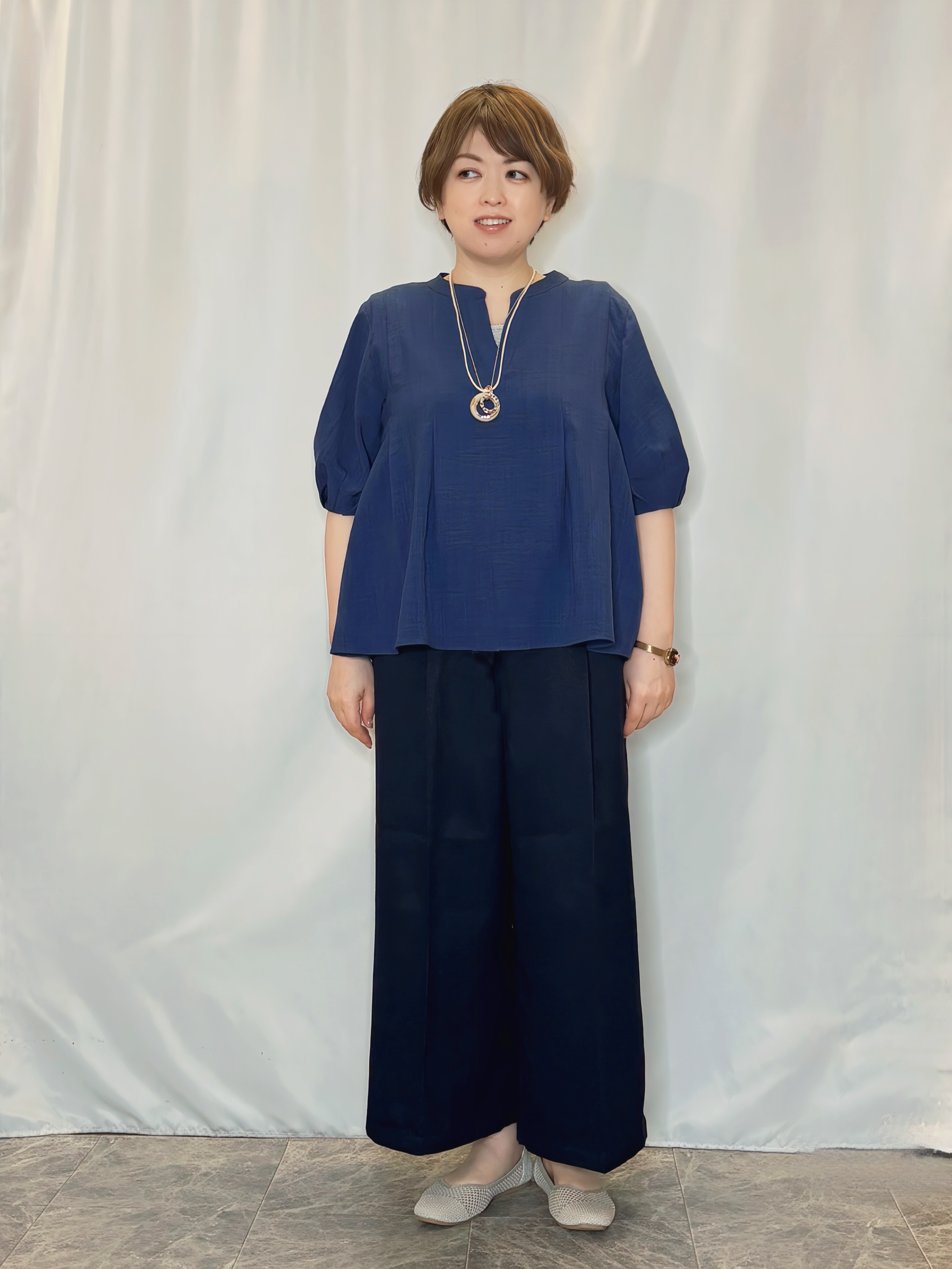 たみさんの「SHOO･LA･RUE｜【洗濯機可/UV】さらっとしたタッチが心地よい ショート丈 Vネックカーディガン」を使ったコーディネート