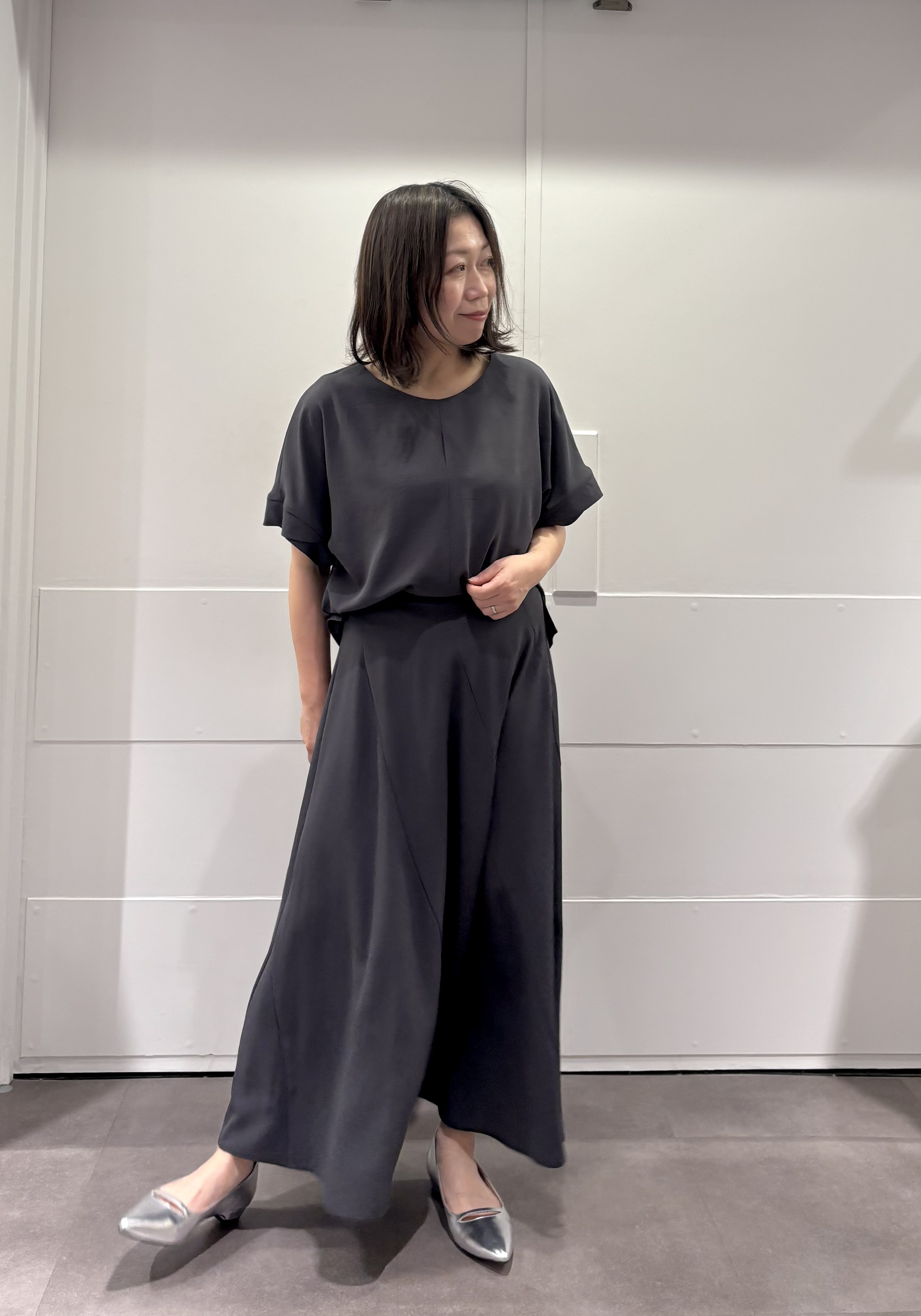 TOKOさんの「UNTITLED｜【セットアップ可/UVカット/前後2WAY】リラクシーフレンチスリーブブラウス」を使ったコーディネート