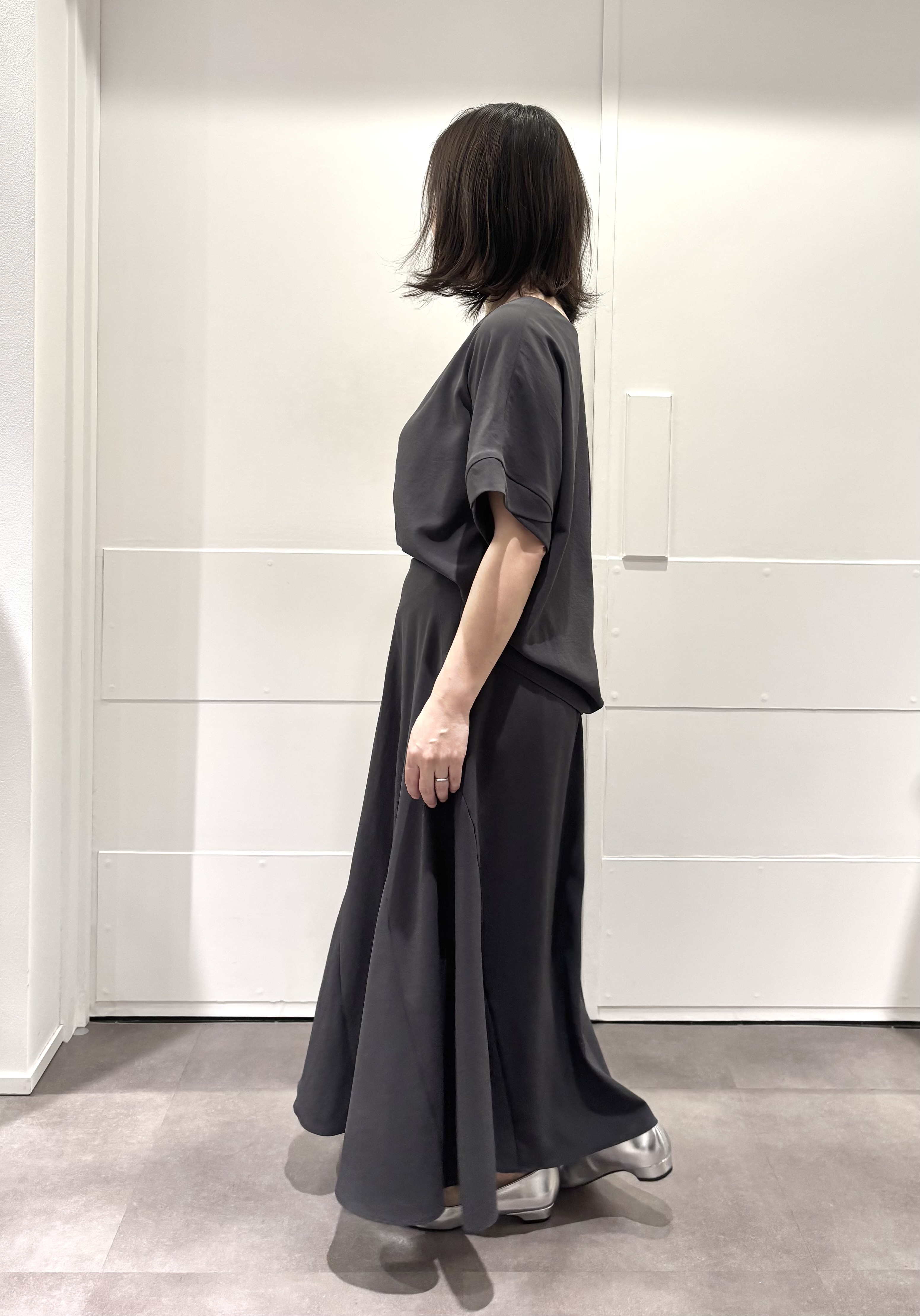 TOKOさんの「UNTITLED｜【セットアップ可/UVカット/前後2WAY】リラクシーフレンチスリーブブラウス」を使ったコーディネート