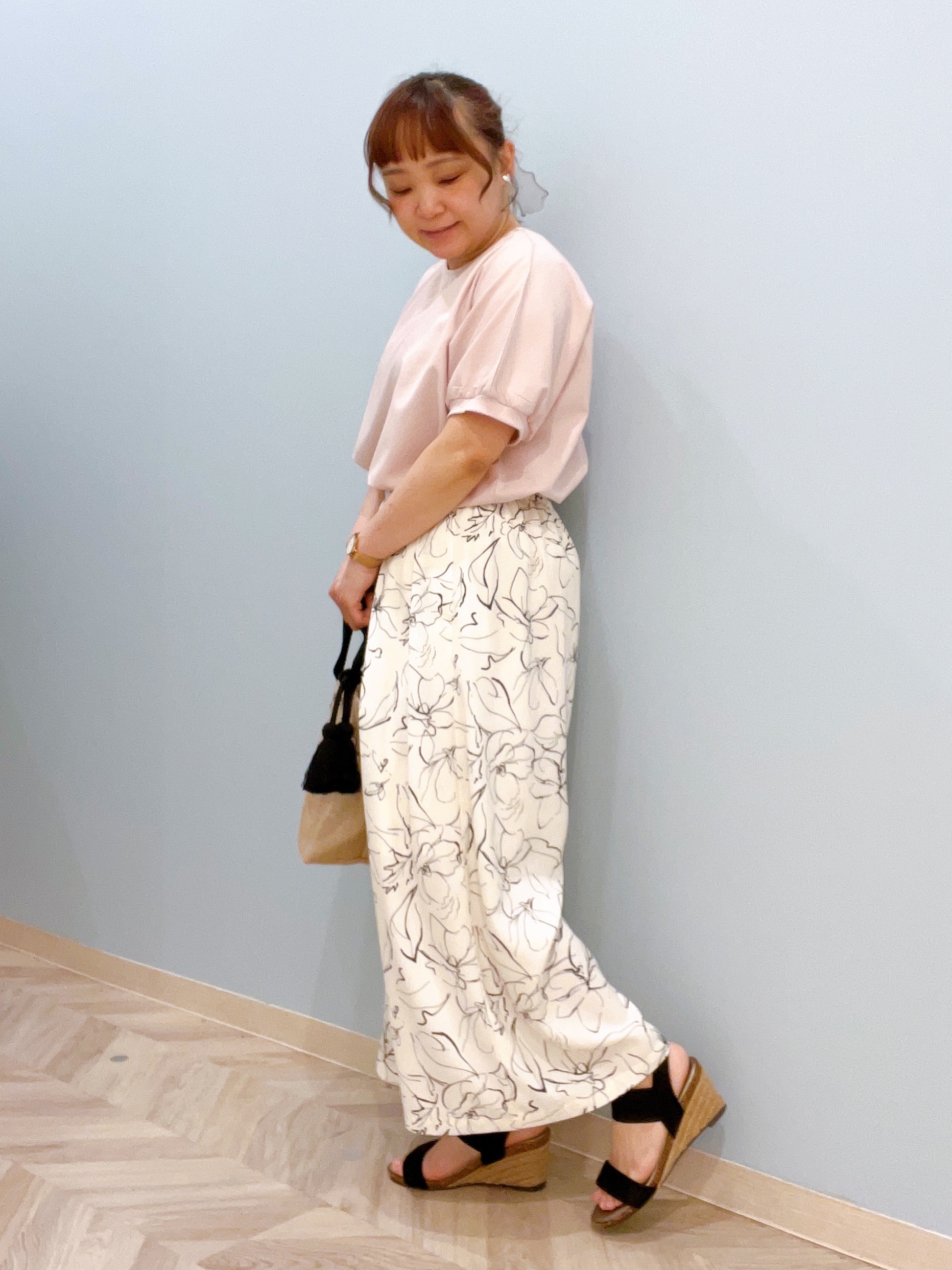 kitaさんの「SHOO･LA･RUE｜【洗濯後しわになりにくい】インせず着られる さらっとタッチのドルマンブラウス」を使ったコーディネート