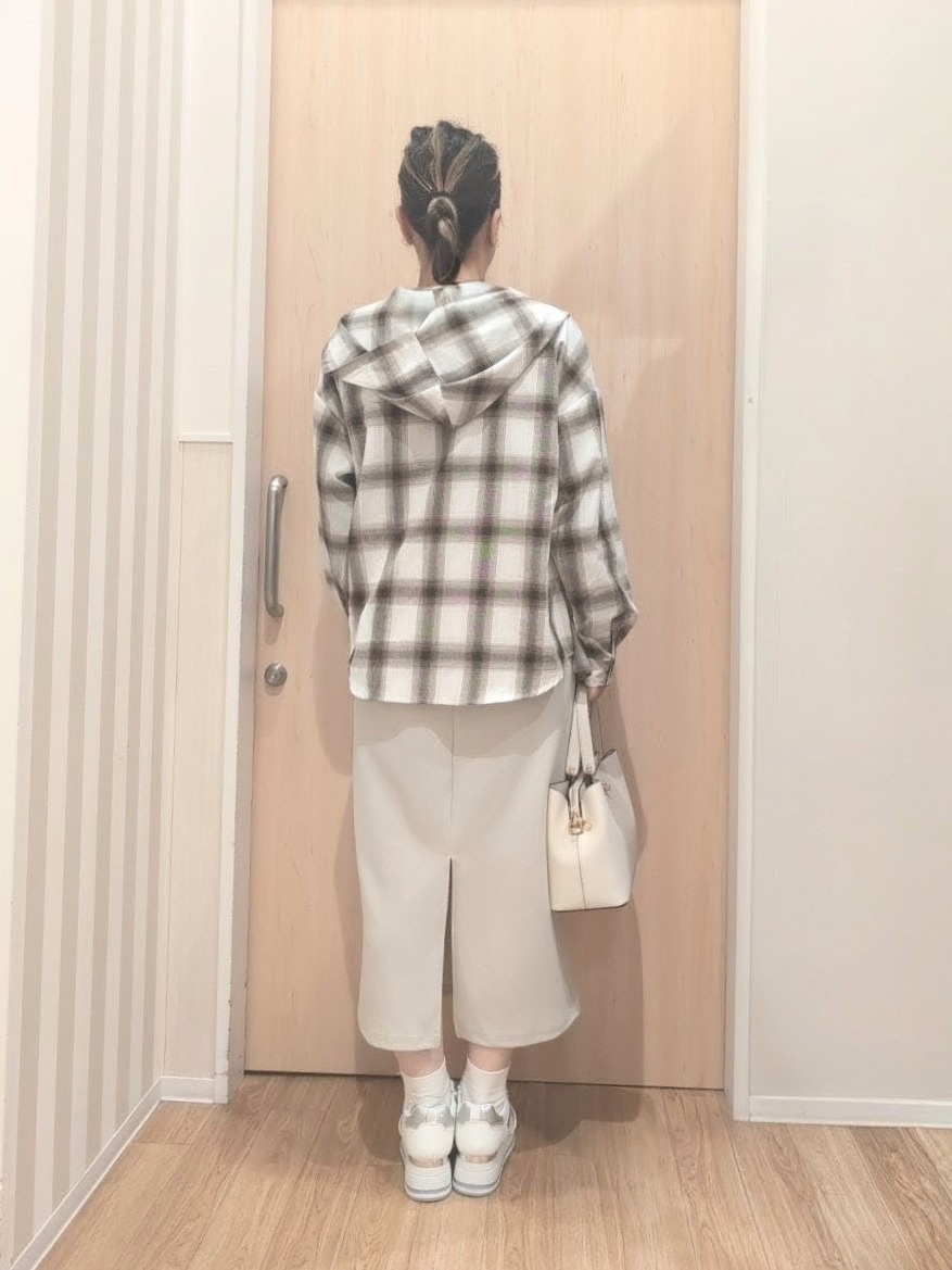 あさんの「SHOO･LA･RUE｜【洗濯機可/S-LL】さらりと軽やか インせず着られる すっきり見えドルマンニット」を使ったコーディネート