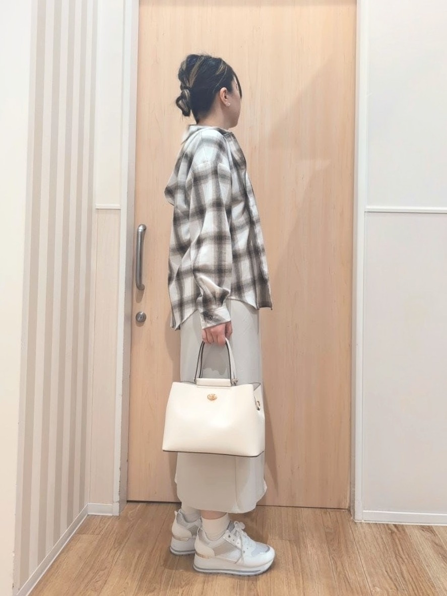 あさんの「SHOO･LA･RUE｜【洗濯機可/S-LL】さらりと軽やか インせず着られる すっきり見えドルマンニット」を使ったコーディネート
