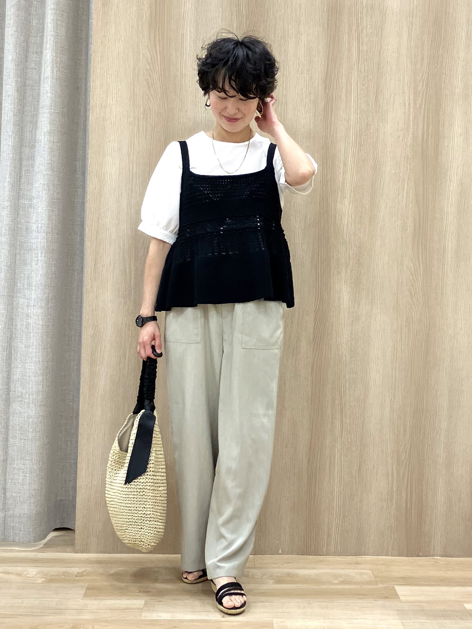 Keiさんの「grove｜【2点SET】着るだけで完成、透かし編みニットビスチェ&times;ブラウス」を使ったコーディネート