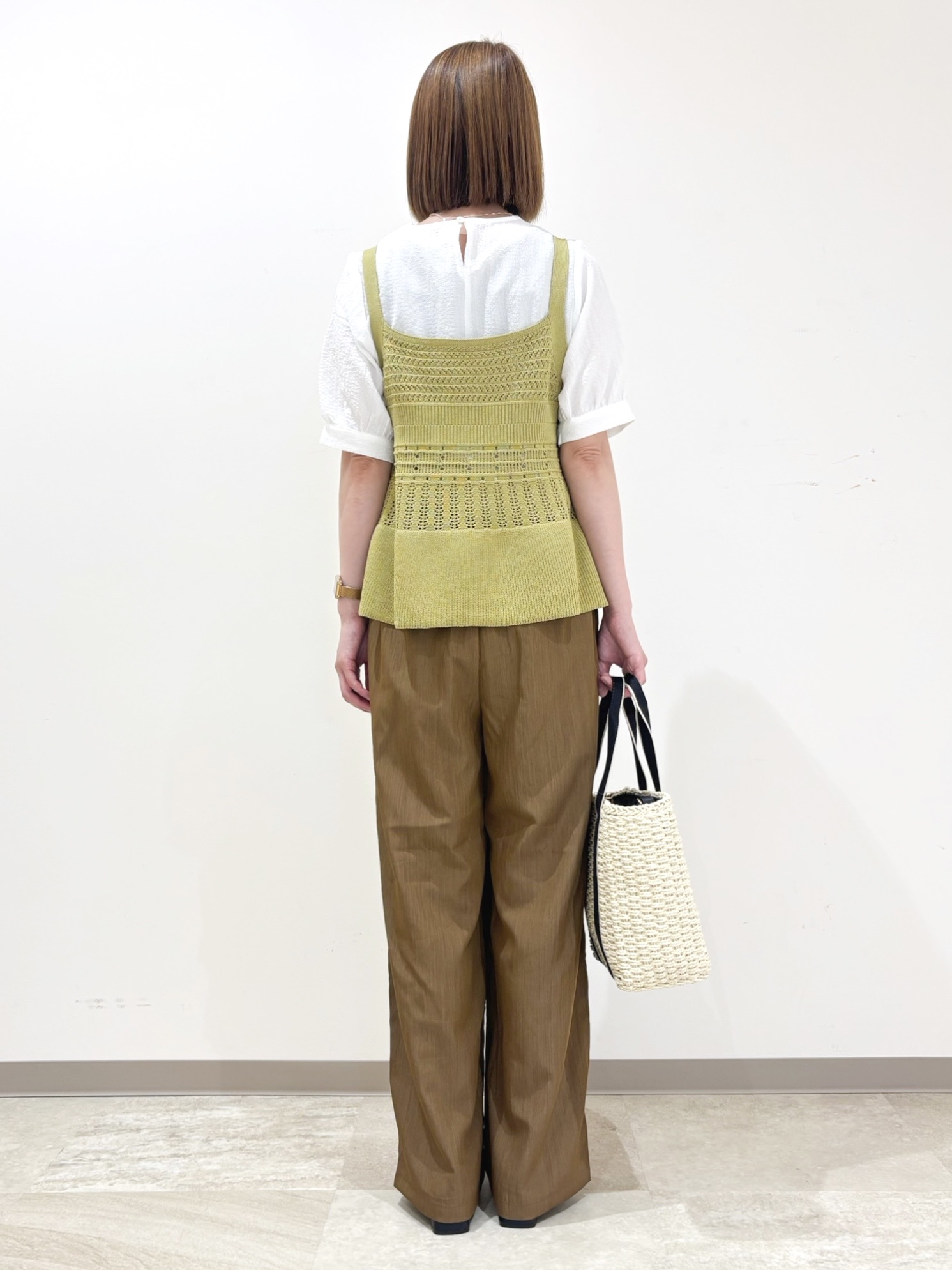 miさんの「grove｜【2点SET】着るだけで完成、透かし編みニットビスチェ&times;ブラウス」を使ったコーディネート