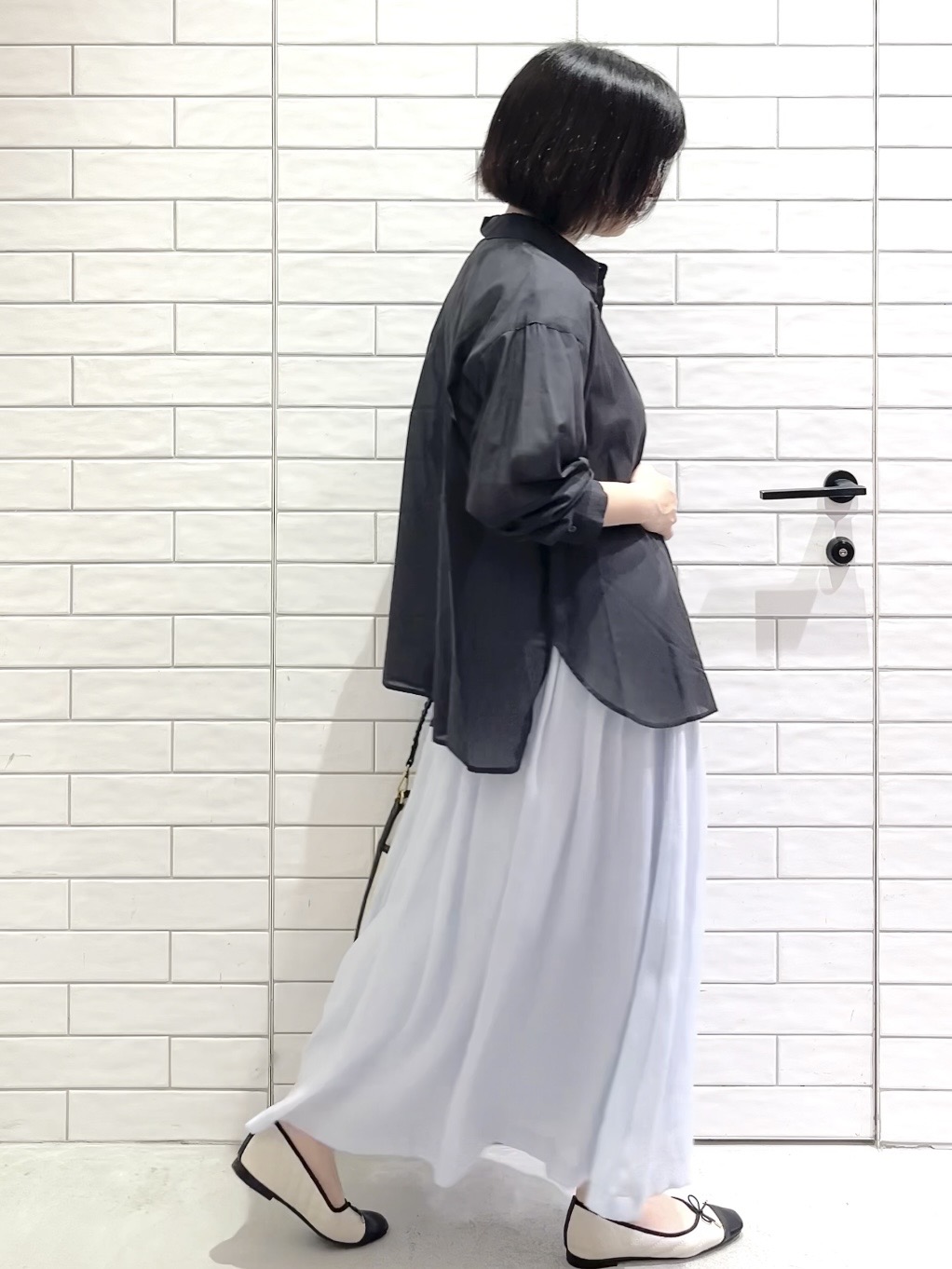 しおりさんの「OPAQUE.CLIP｜シアーローンシャツ【洗濯機OK】」を使ったコーディネート