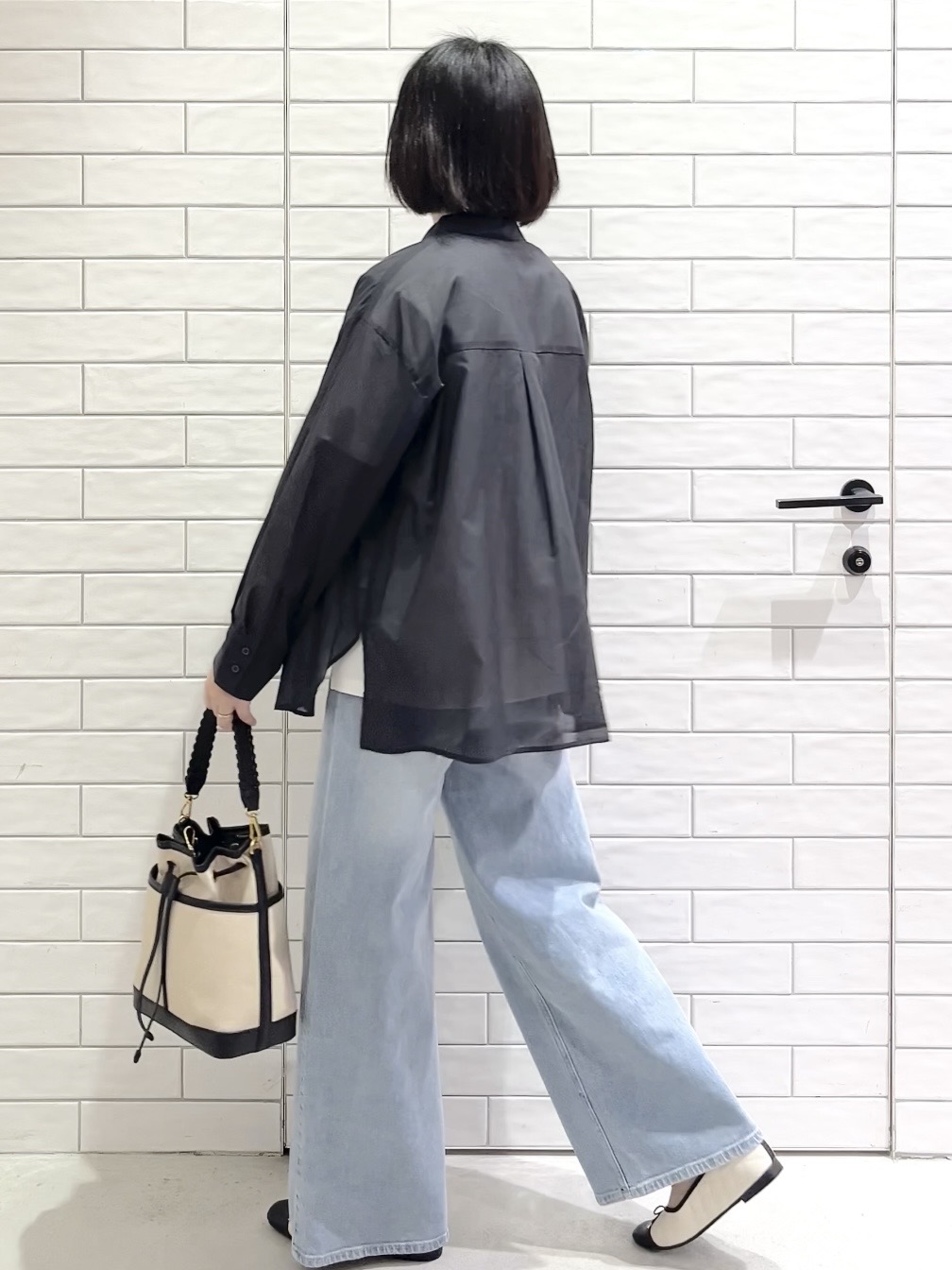 しおりさんの「OPAQUE.CLIP｜シアーローンシャツ【洗濯機OK】」を使ったコーディネート