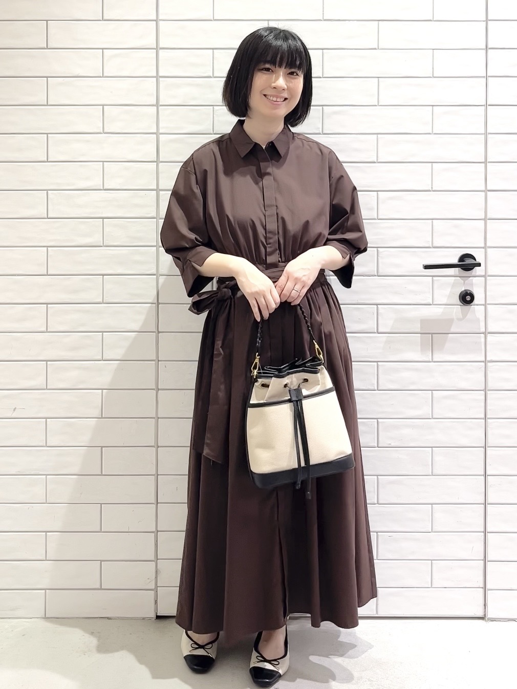 しおりさんの「OPAQUE.CLIP｜リボンベルト付きシャツワンピース【洗濯機OK／防シワ加工】」を使ったコーディネート