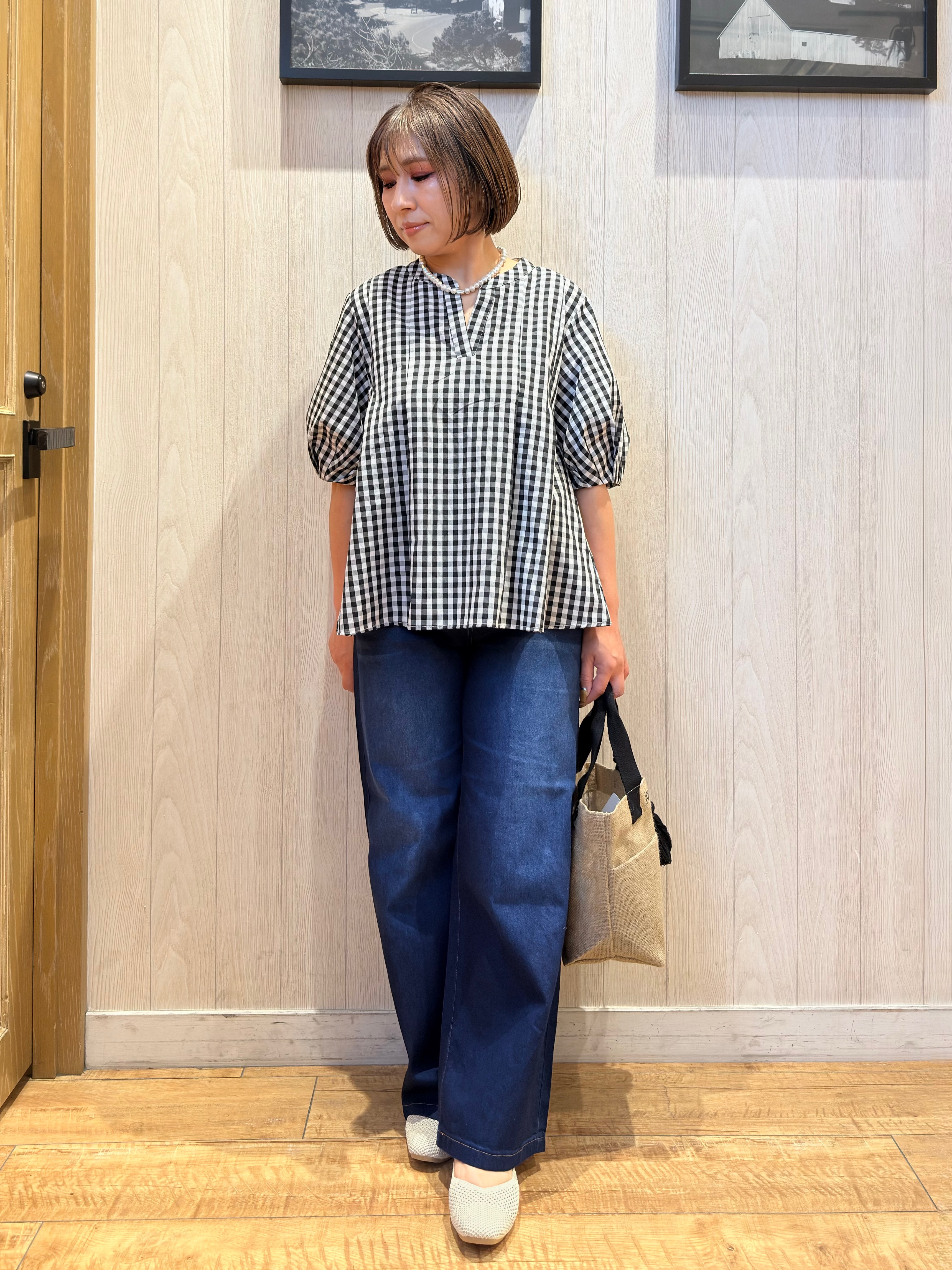 Megさんの「SHOO･LA･RUE｜【高レビュー/洗濯後しわになりにくい/インせず着られる】自然に体型カバー 麻調ペプラムブラウス」を使ったコーディネート